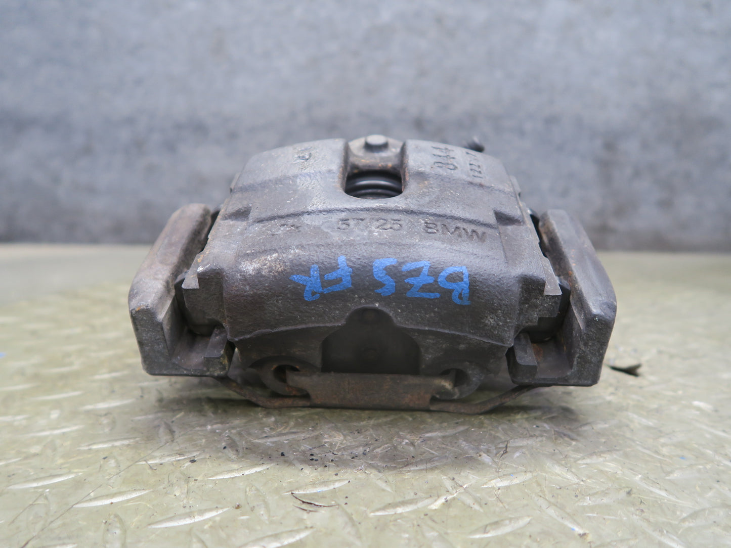06-08 BMW E85 Z4 N52 3.0si RWD Set of 2 Front Left & Right Brake Caliper OEM