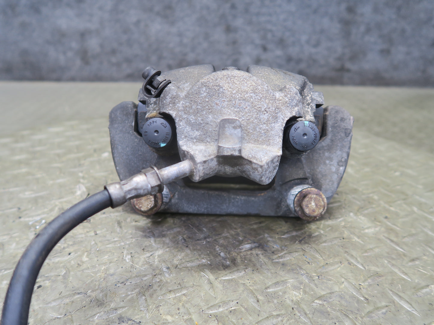 06-08 BMW E85 Z4 N52 3.0si RWD Set of 2 Front Left & Right Brake Caliper OEM