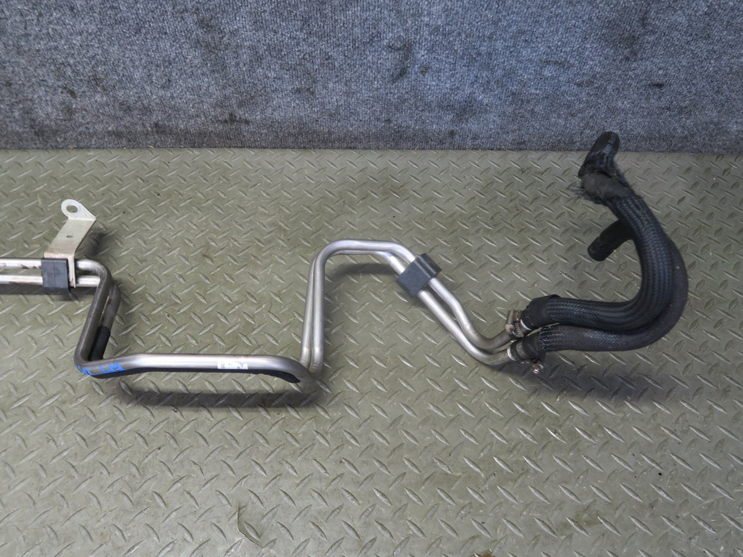 2003 Ford Thunderbird A/T Automatic Transmission Hose Pipe Line OEM