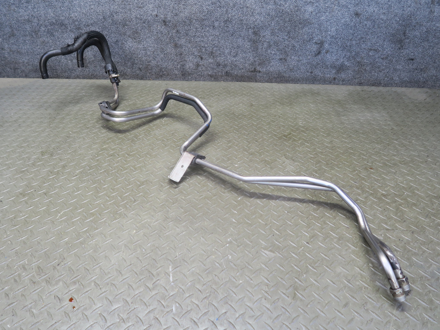 2003 Ford Thunderbird A/T Automatic Transmission Hose Pipe Line OEM