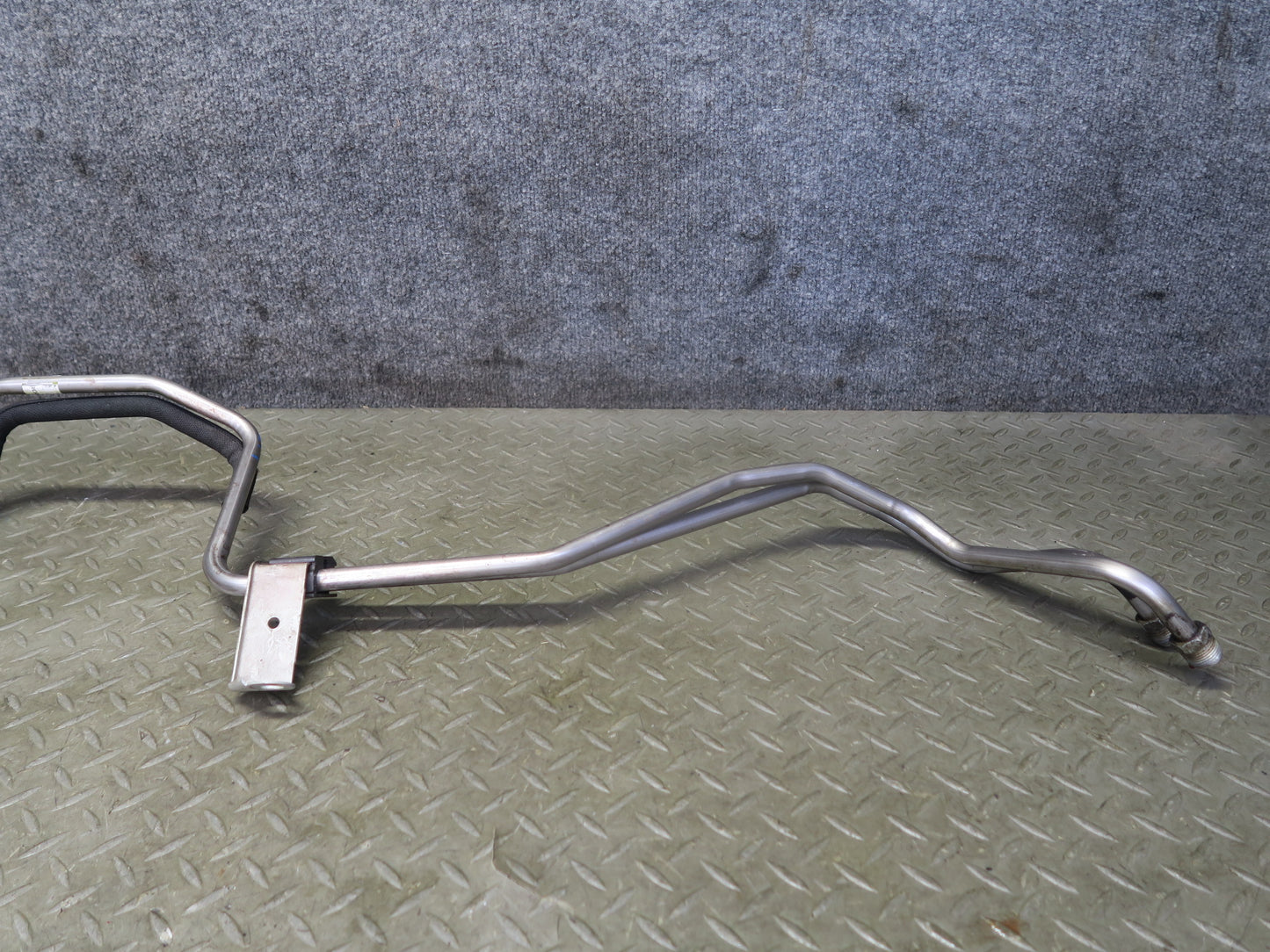 2003 Ford Thunderbird A/T Automatic Transmission Hose Pipe Line OEM
