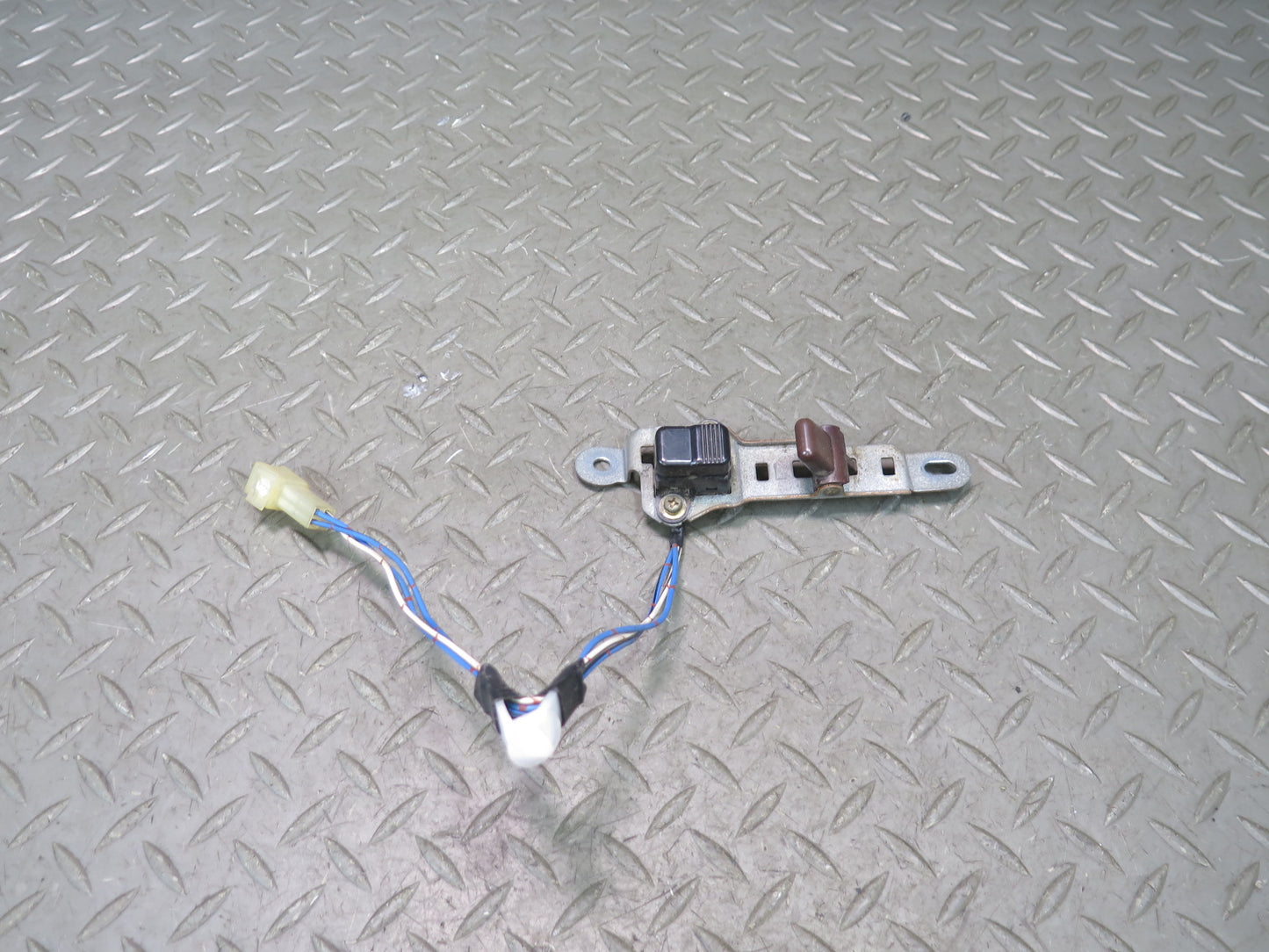 86-92 Toyota Supra MA70L Front Left Driver Door Lock Switch OEM