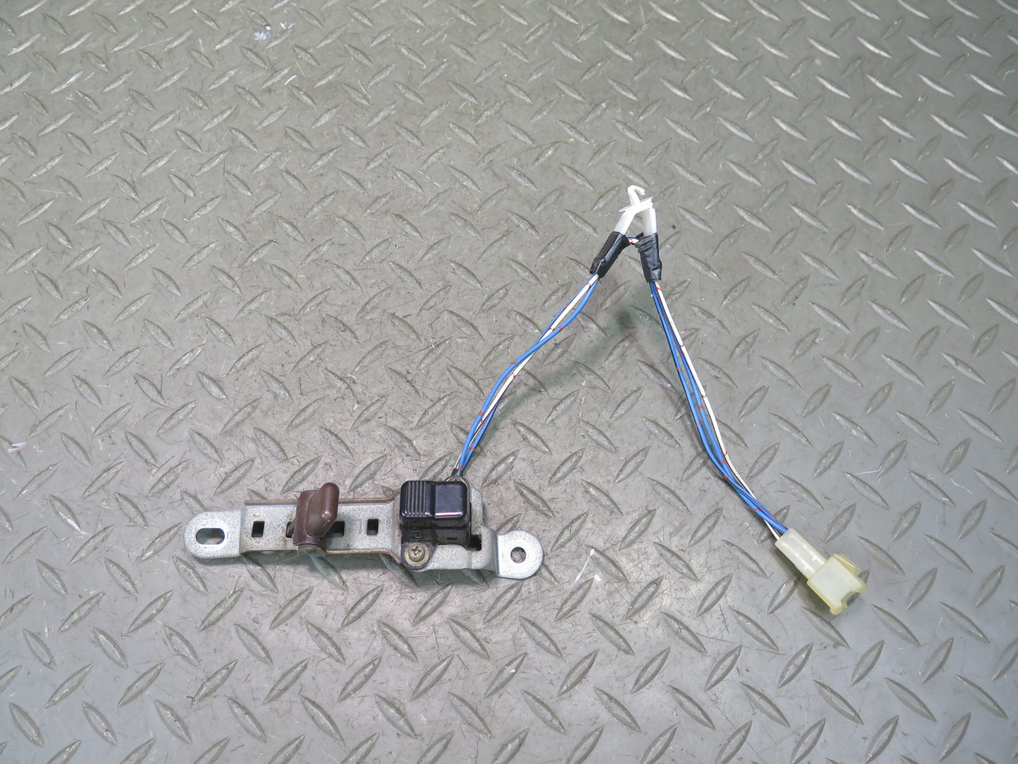 86-92 Toyota Supra MA70L Front Left Driver Door Lock Switch OEM