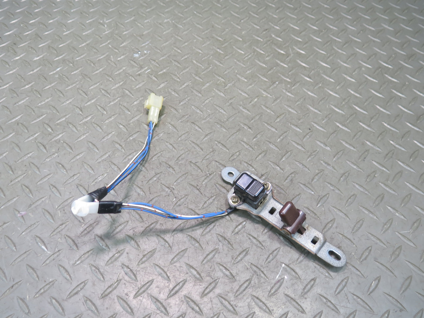 86-92 Toyota Supra MA70L Front Left Driver Door Lock Switch OEM