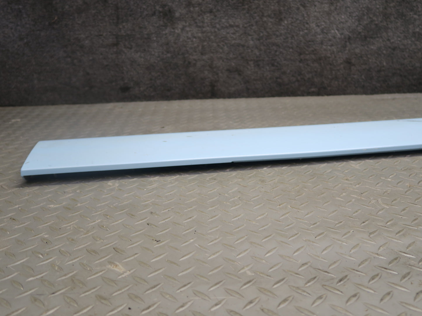 02-05 Ford Thunderbird Set of 2 Left & Right Side Skirt Rocker Panel Molding OEM