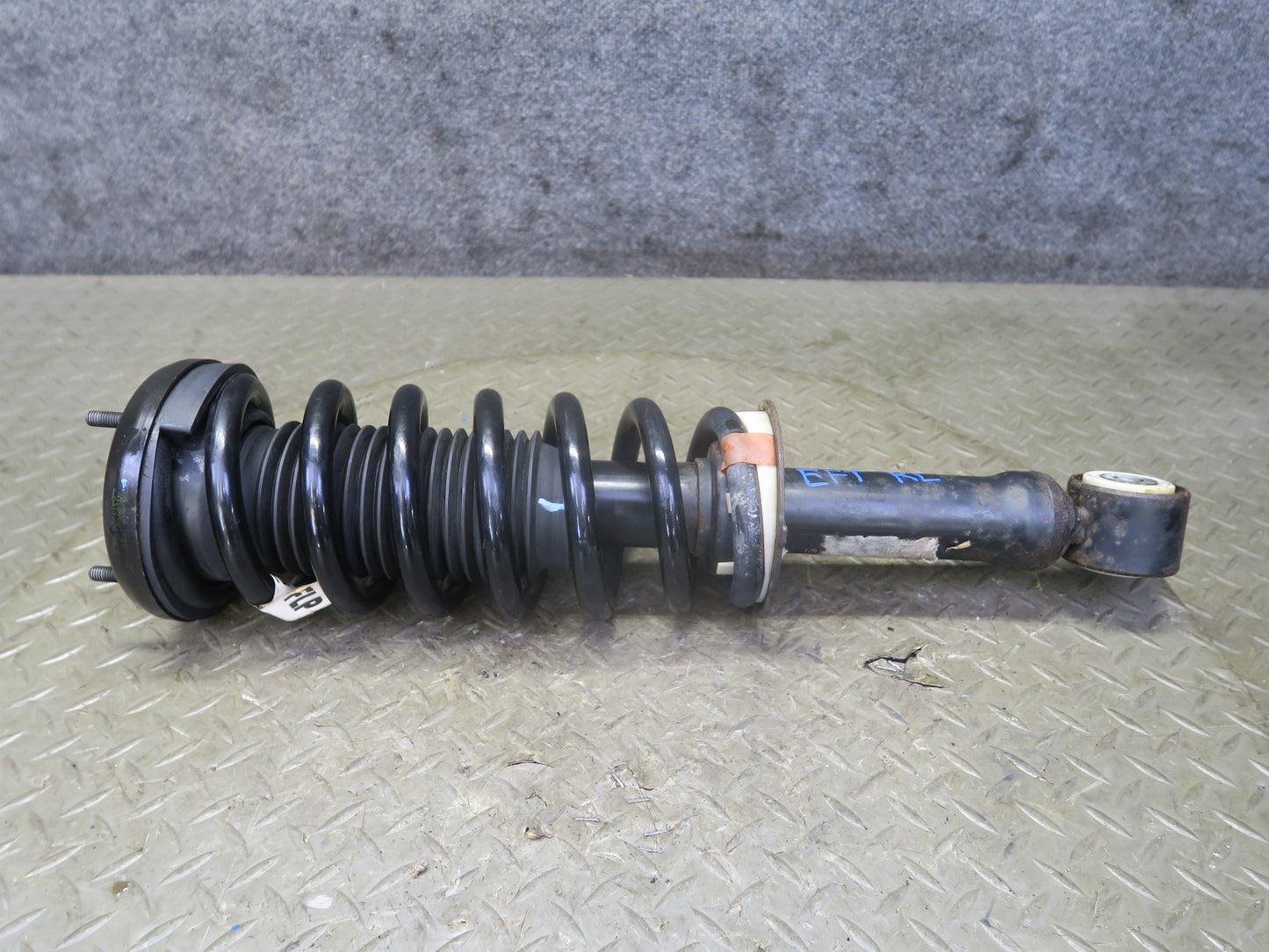 02-04 Ford Thunderbird Set of 2 Rear Left & Right Strut Shock Absorber OEM