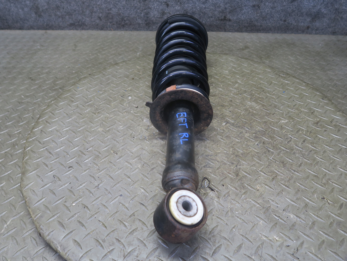 02-04 Ford Thunderbird Set of 2 Rear Left & Right Strut Shock Absorber OEM