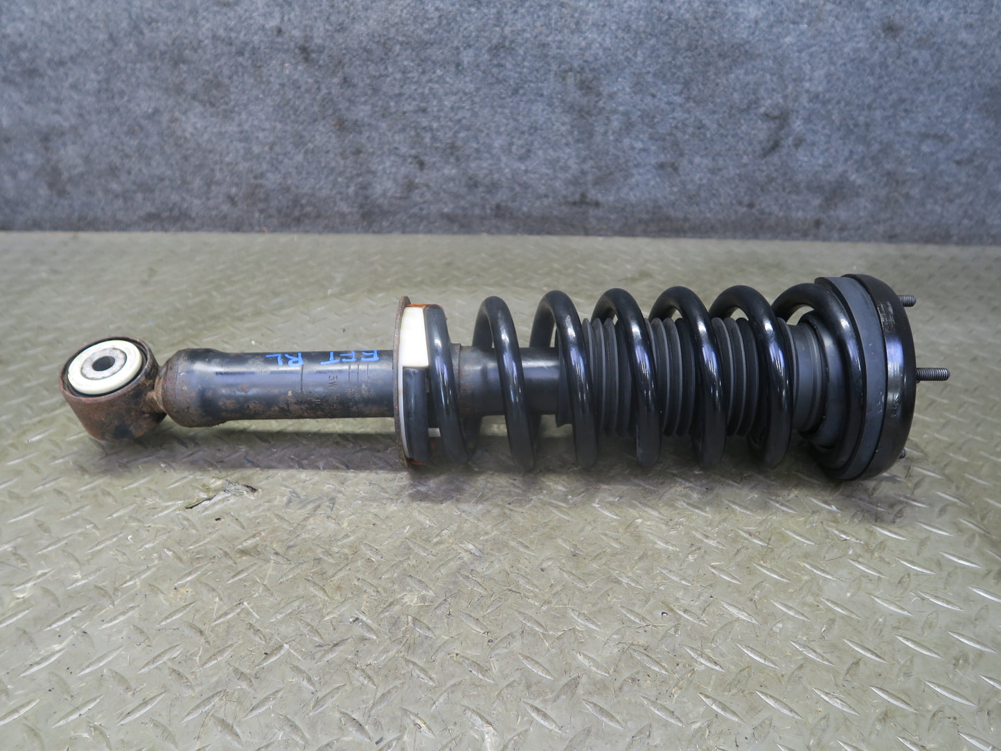 02-04 Ford Thunderbird Set of 2 Rear Left & Right Strut Shock Absorber OEM