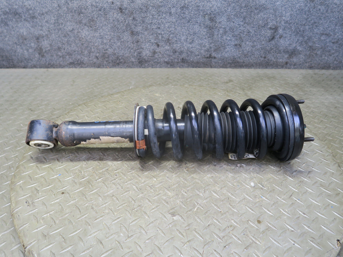 02-04 Ford Thunderbird Set of 2 Rear Left & Right Strut Shock Absorber OEM