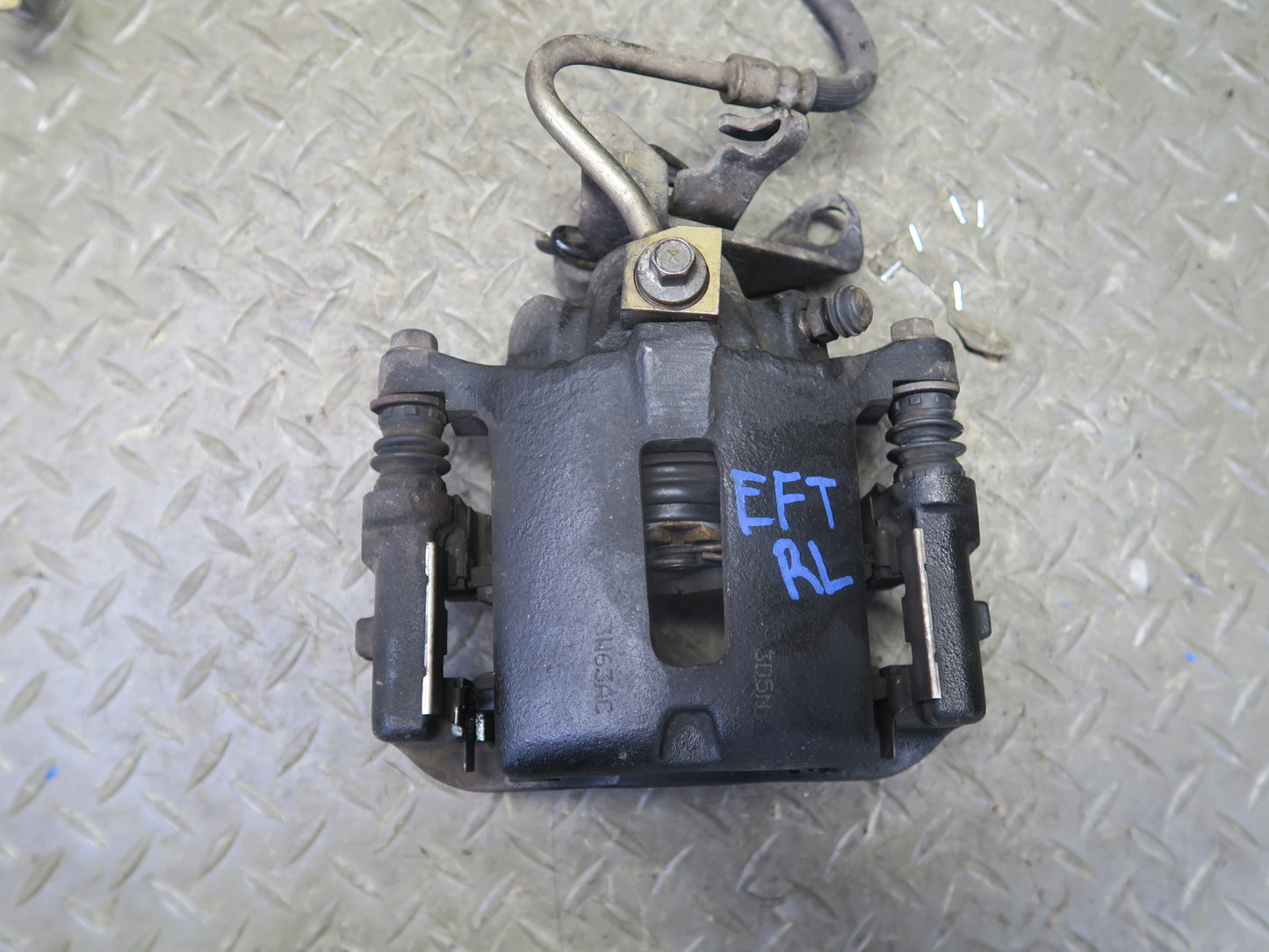 02-05 Ford Thunderbird Set of 2 Rear Left & Right Brake Caliper OEM