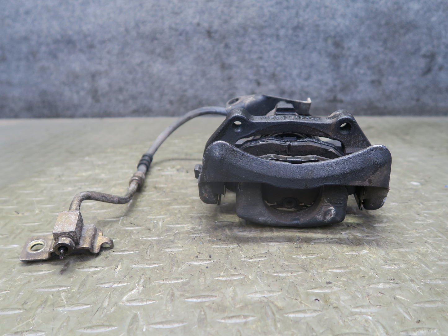 02-05 Ford Thunderbird Set of 2 Rear Left & Right Brake Caliper OEM