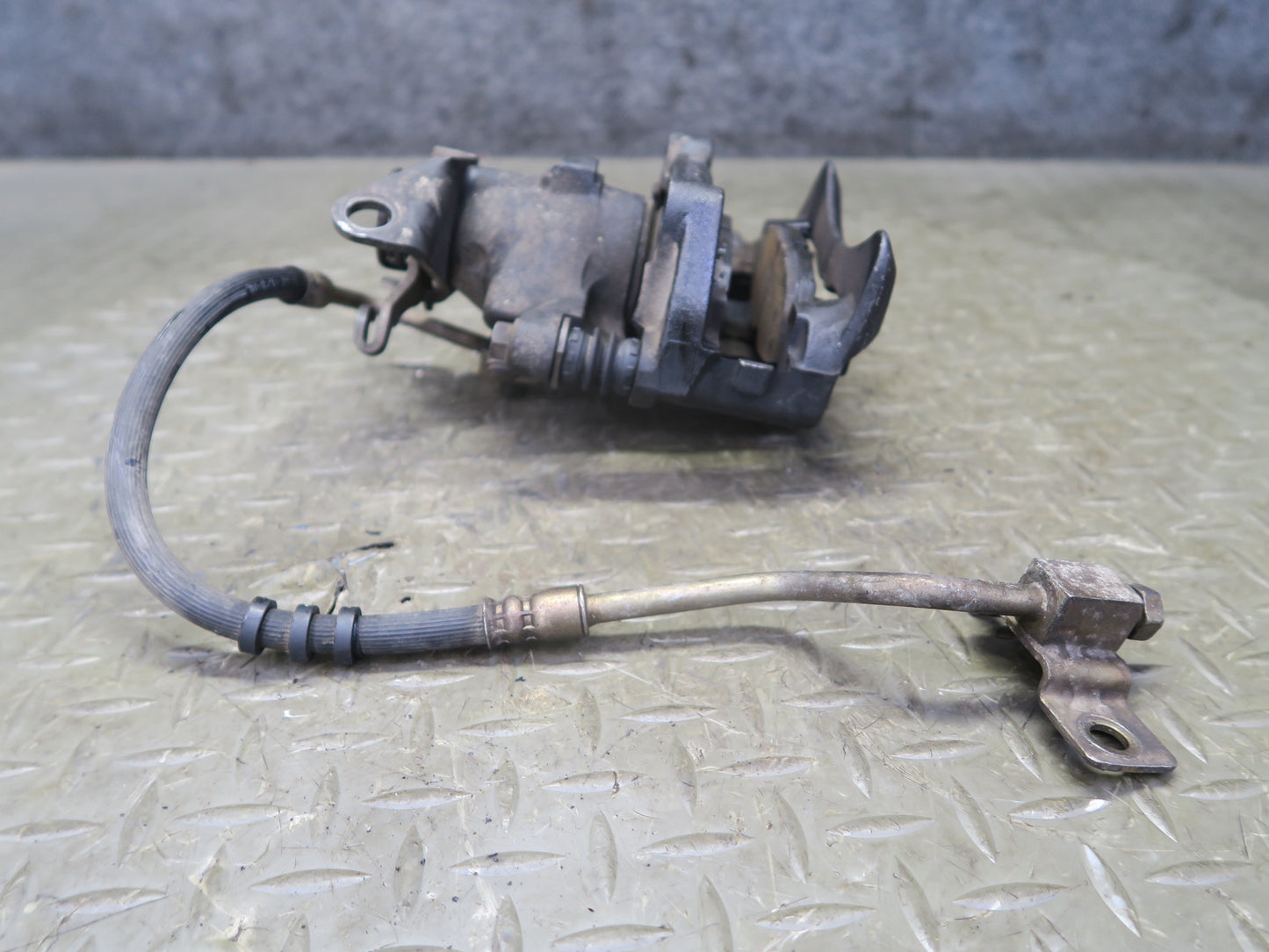 02-05 Ford Thunderbird Set of 2 Rear Left & Right Brake Caliper OEM