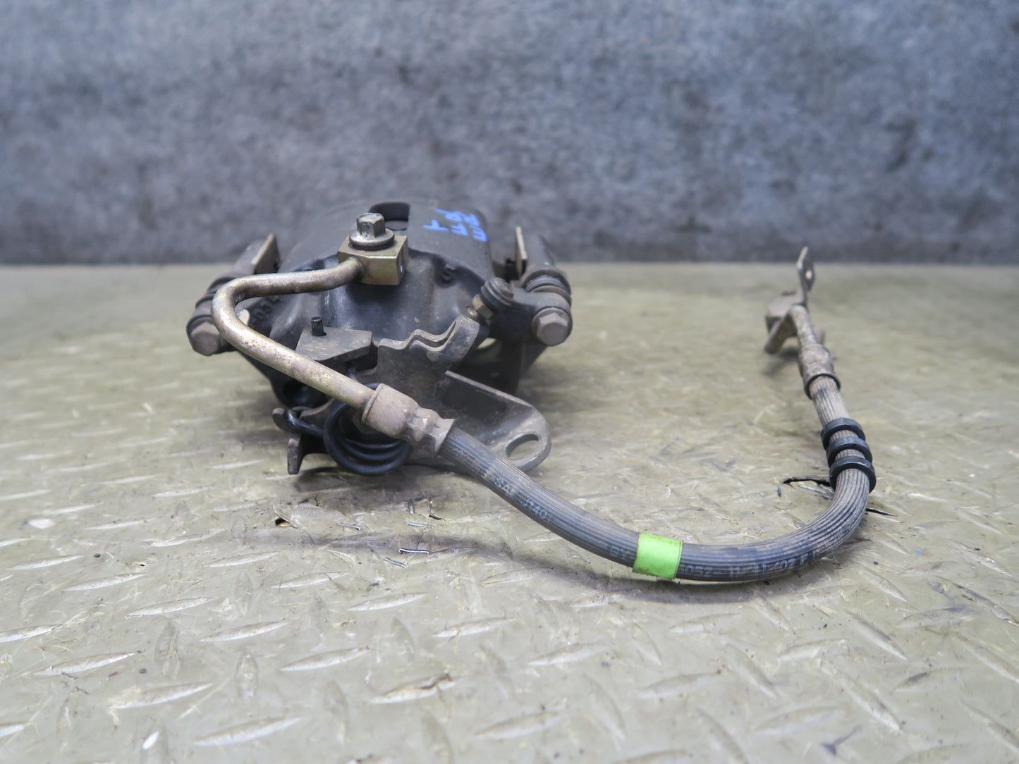 02-05 Ford Thunderbird Set of 2 Rear Left & Right Brake Caliper OEM