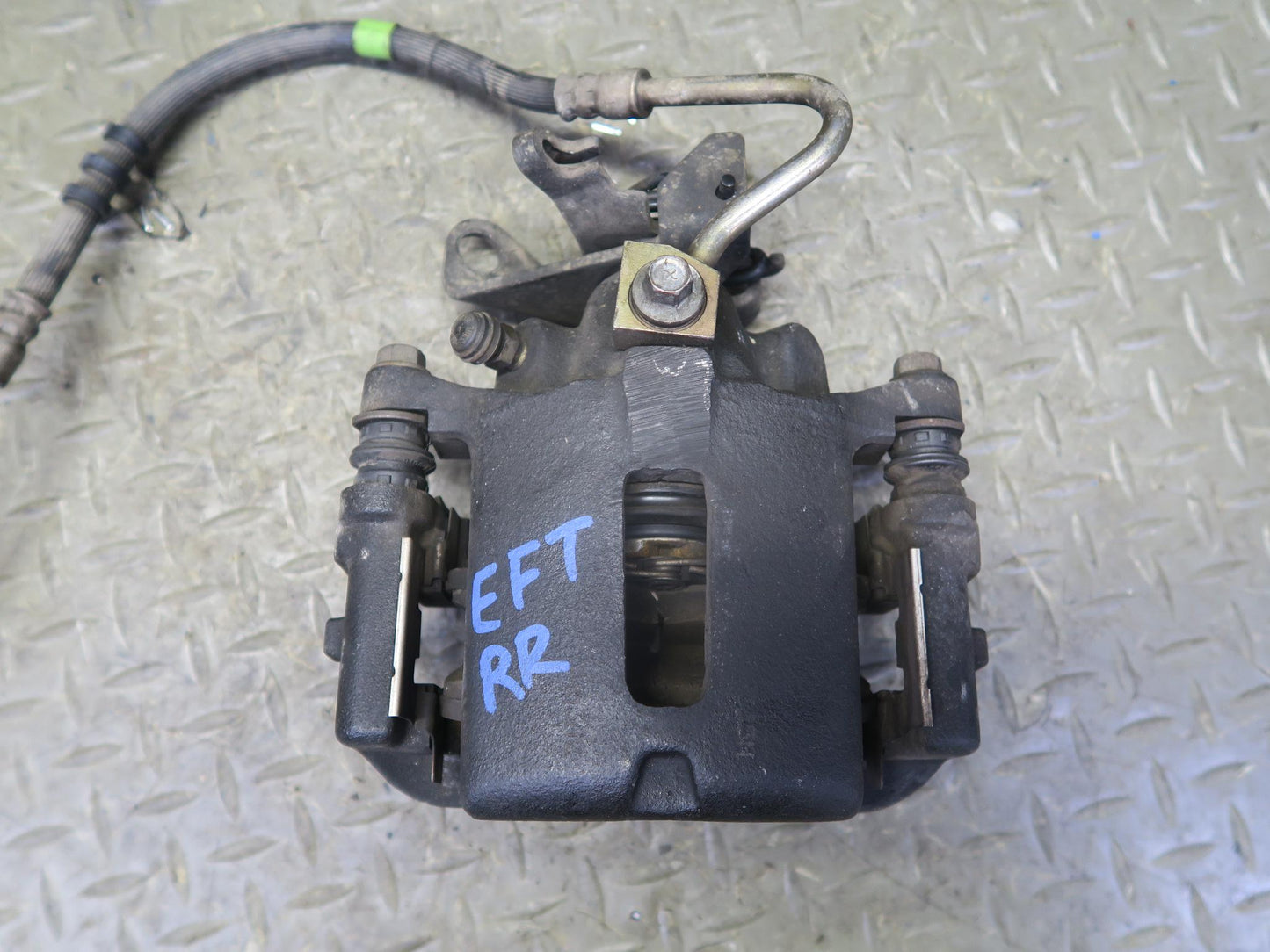 02-05 Ford Thunderbird Set of 2 Rear Left & Right Brake Caliper OEM