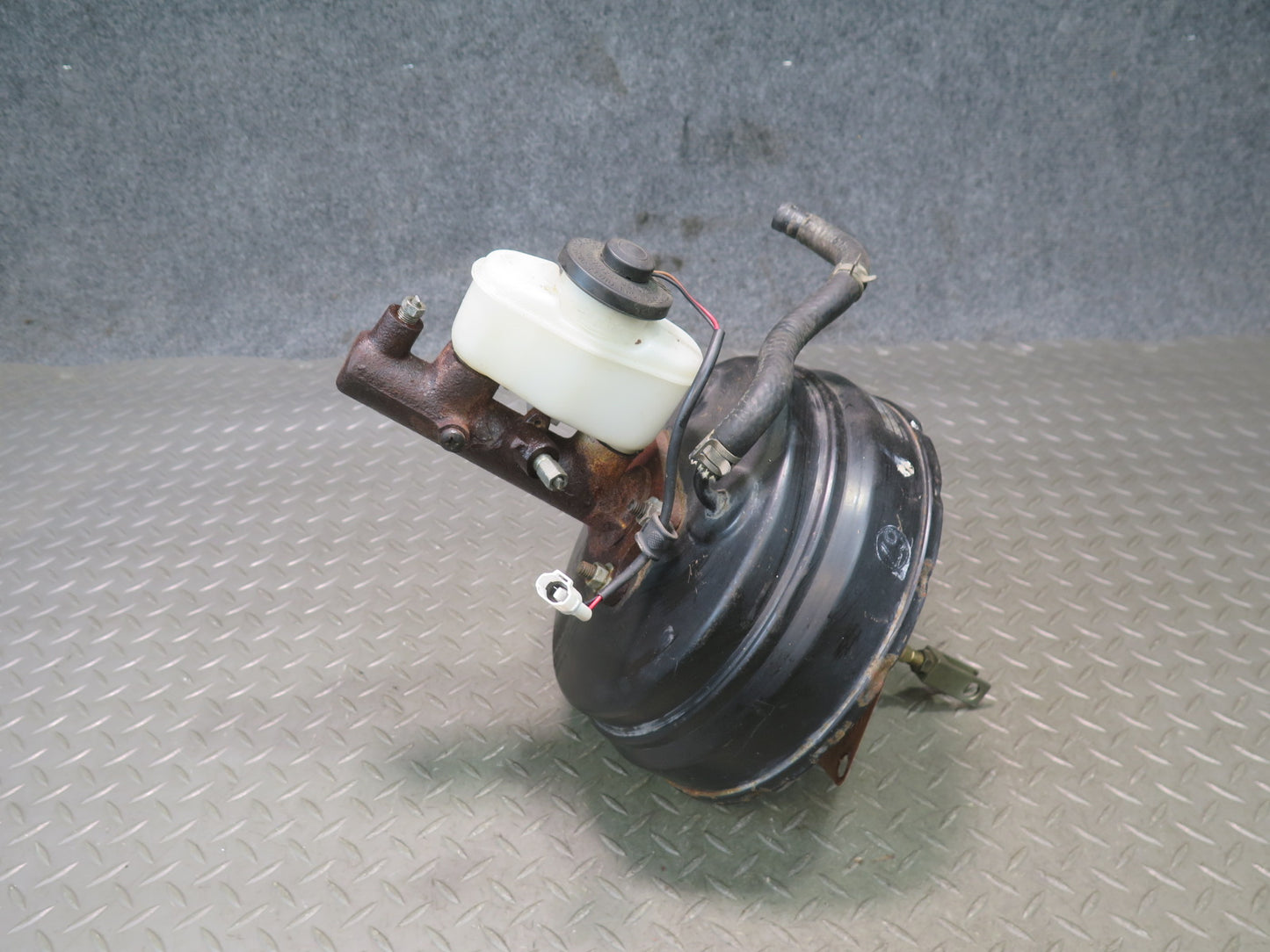 1986 Toyota Supra MA70L Brake Master Cylinder Booster Fluid Reservoir OEM