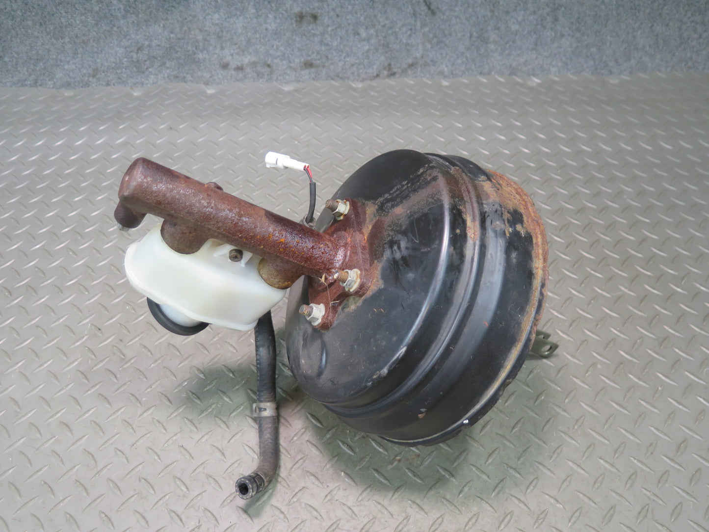 1986 Toyota Supra MA70L Brake Master Cylinder Booster Fluid Reservoir OEM