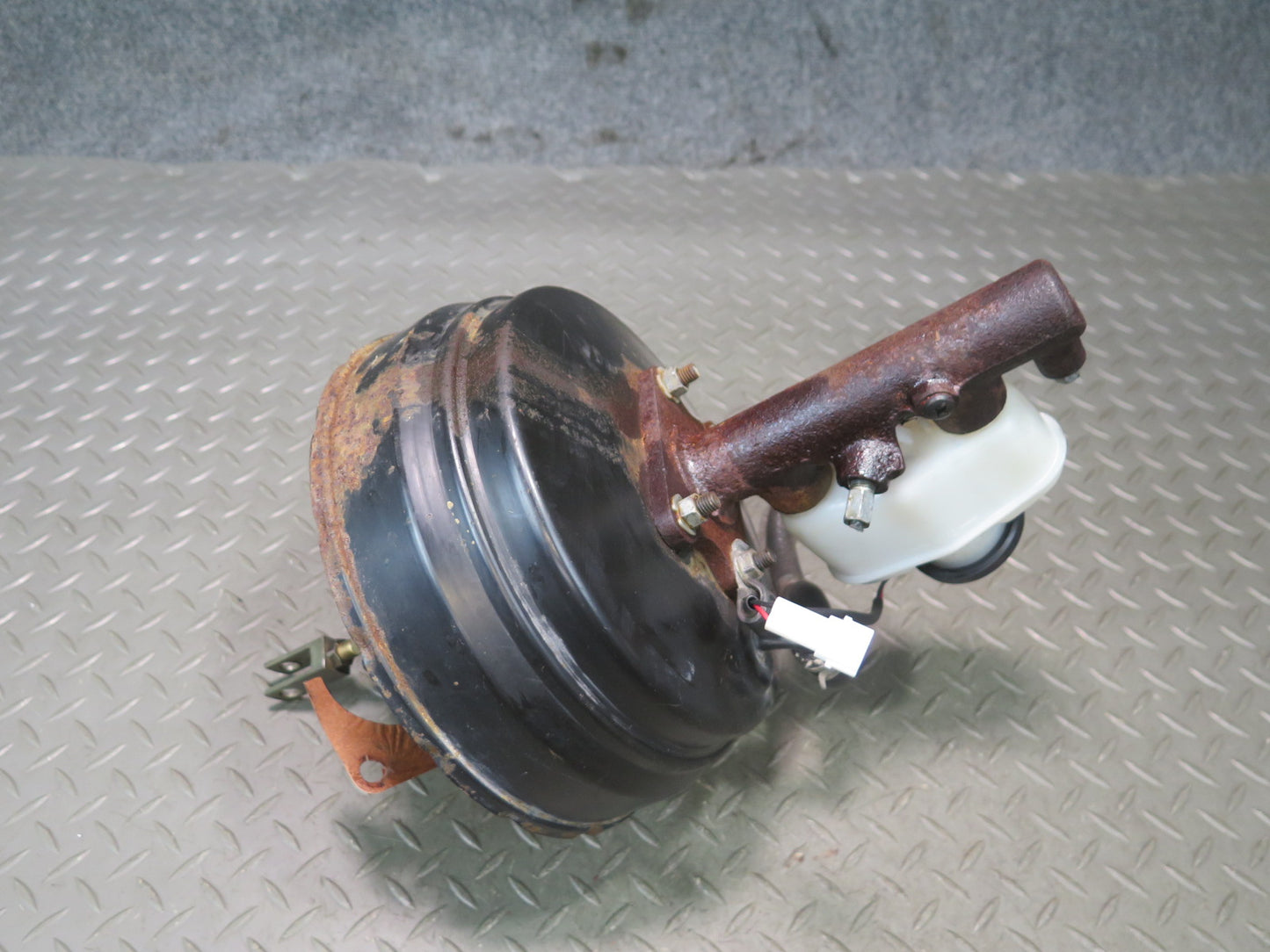 1986 Toyota Supra MA70L Brake Master Cylinder Booster Fluid Reservoir OEM