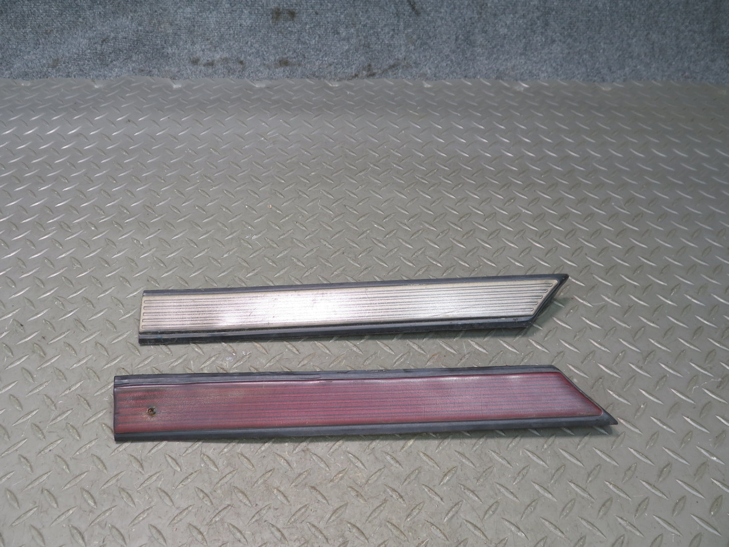 86-88 Toyota Supra MA70L Set of 2 Front Left & Right Fender Trim Molding OEM