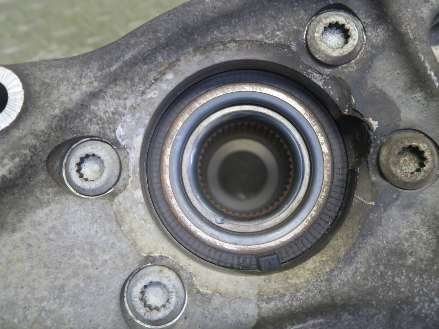10-12 Audi B8 A5 S5 AWD Front Right Spindle Knuckle Wheel Hub 81K Miles OEM