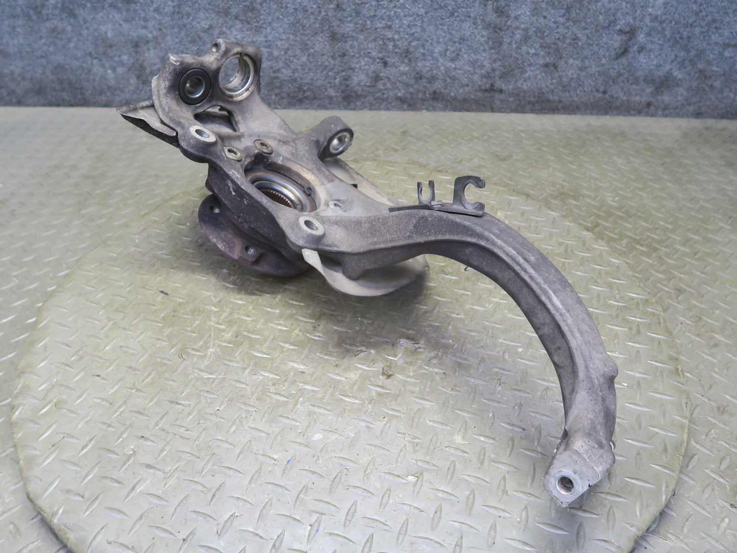 10-12 Audi B8 A5 S5 AWD Front Right Spindle Knuckle Wheel Hub 81K Miles OEM