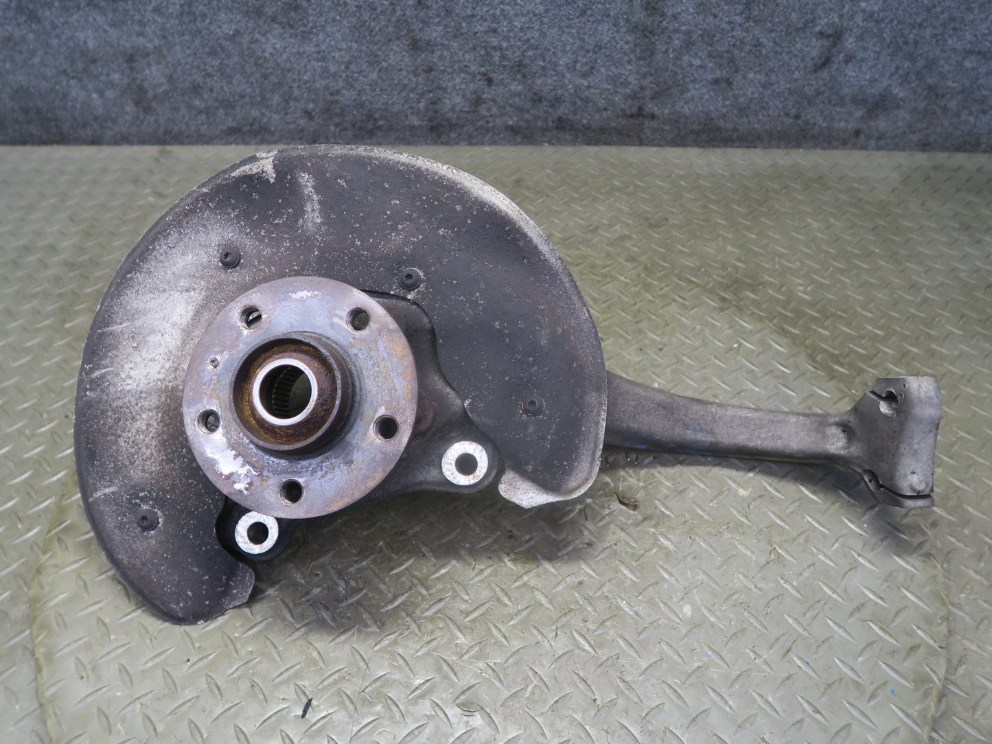 10-12 Audi B8 A5 S5 AWD Front Left Spindle Knuckle Wheel Hub 81K Miles OEM