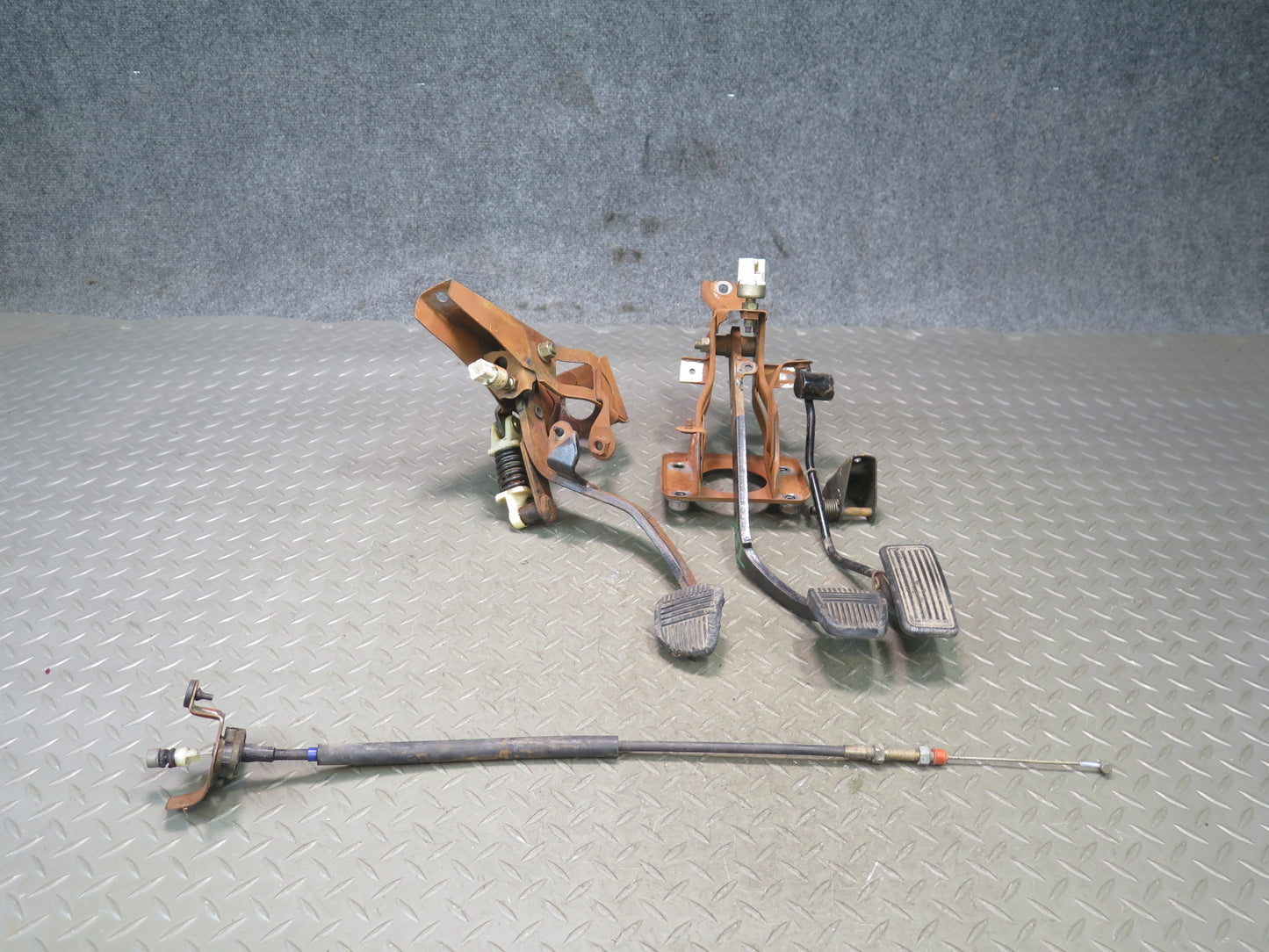 86-88 Toyota Supra MA70L 7MGE M/T Gas Acceleration Brake Clutch Pedal Set OEM