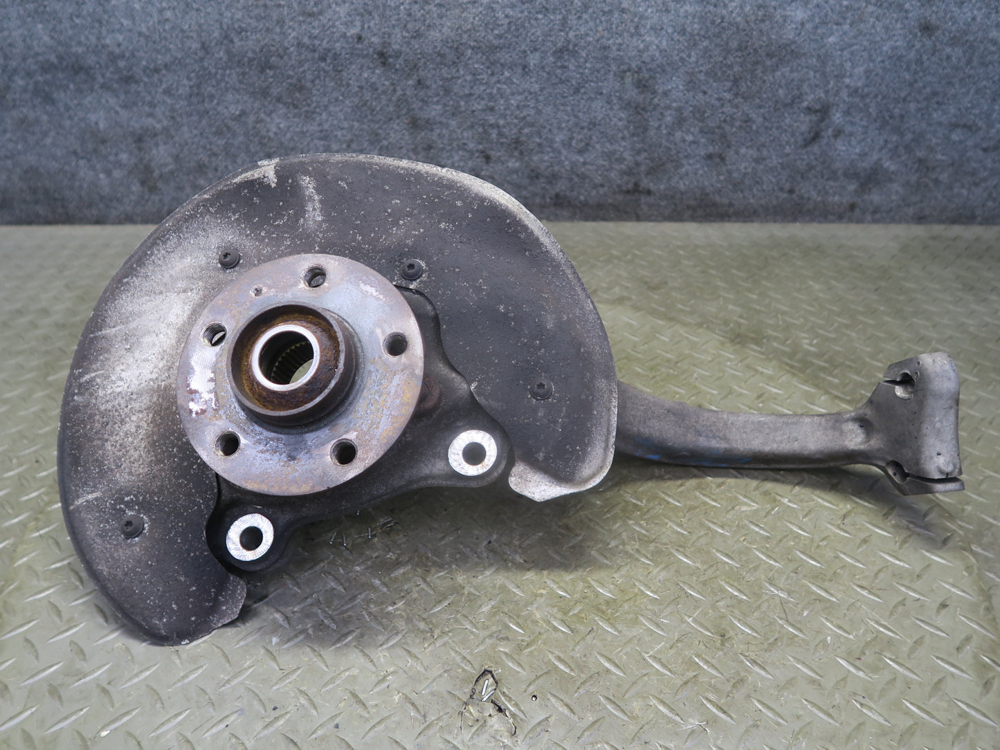 10-12 Audi B8 A5 S5 AWD Front Left Spindle Knuckle Wheel Hub 81K Miles OEM