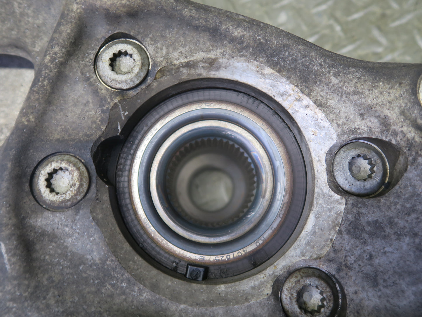 10-12 Audi B8 A5 S5 AWD Front Left Spindle Knuckle Wheel Hub 81K Miles OEM