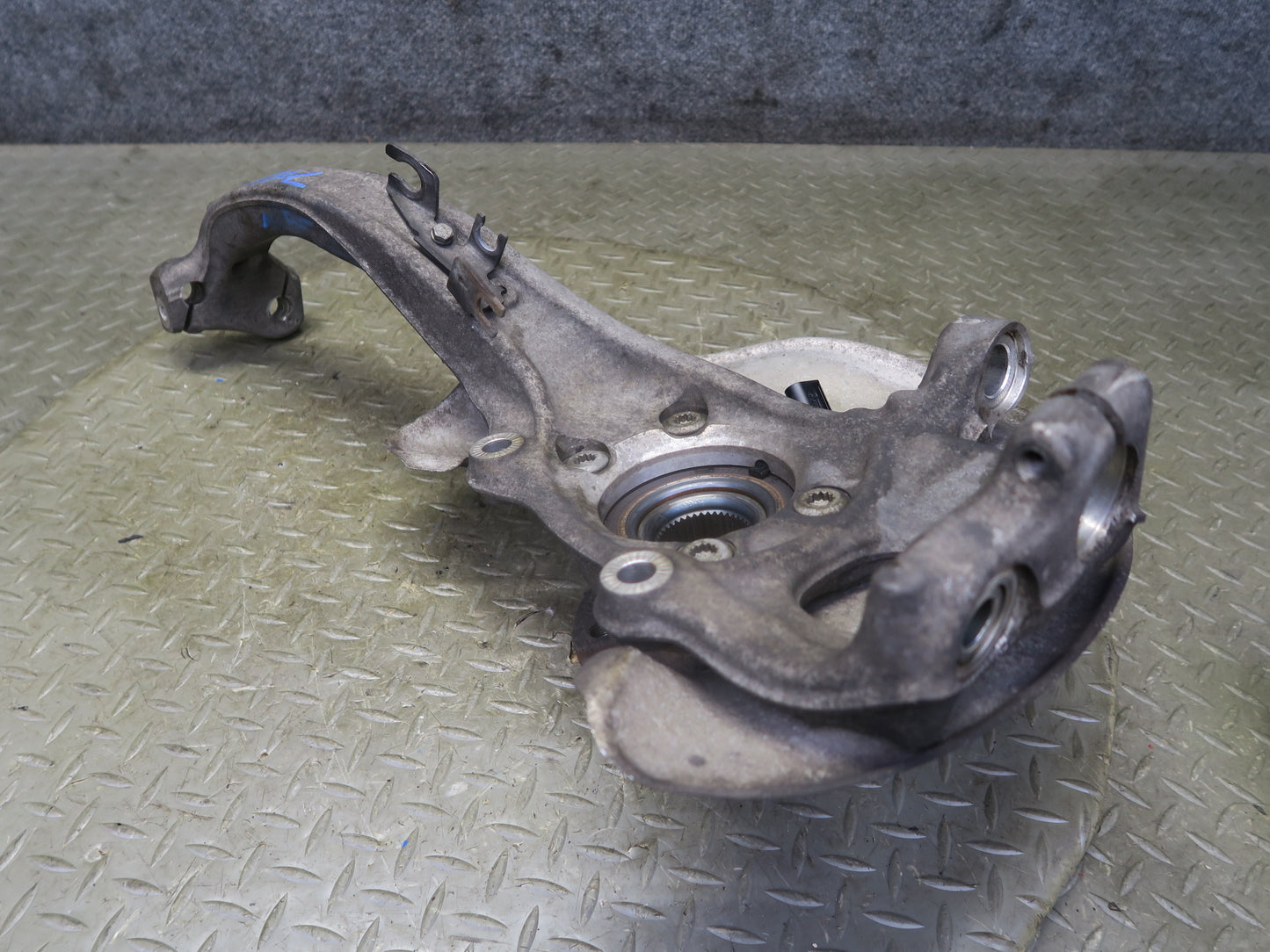 10-12 Audi B8 A5 S5 AWD Front Left Spindle Knuckle Wheel Hub 81K Miles OEM