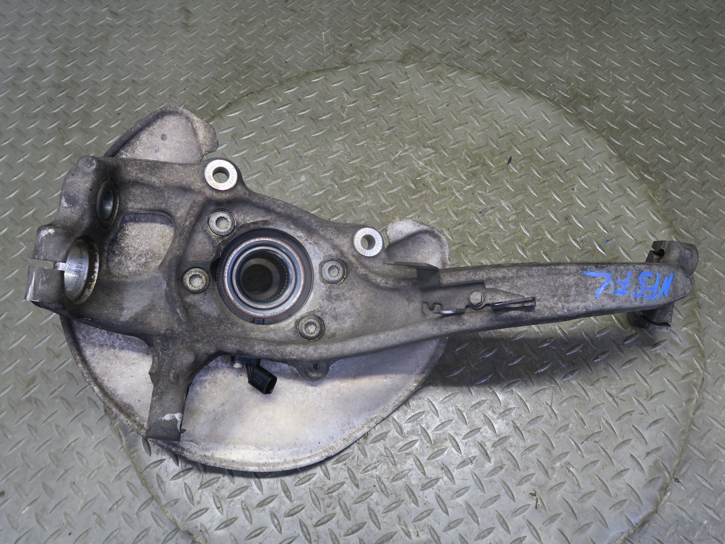 10-12 Audi B8 A5 S5 AWD Front Left Spindle Knuckle Wheel Hub 81K Miles OEM