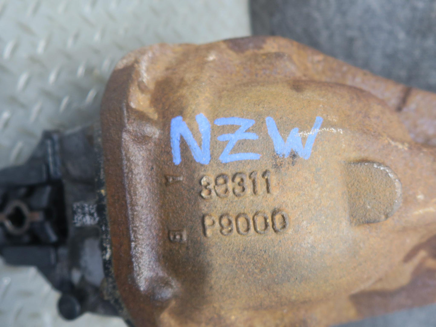 1983 Datsun Nissan 280ZX S130 AT Turbo Rear Differential Carrier 3.545 Ratio OEM