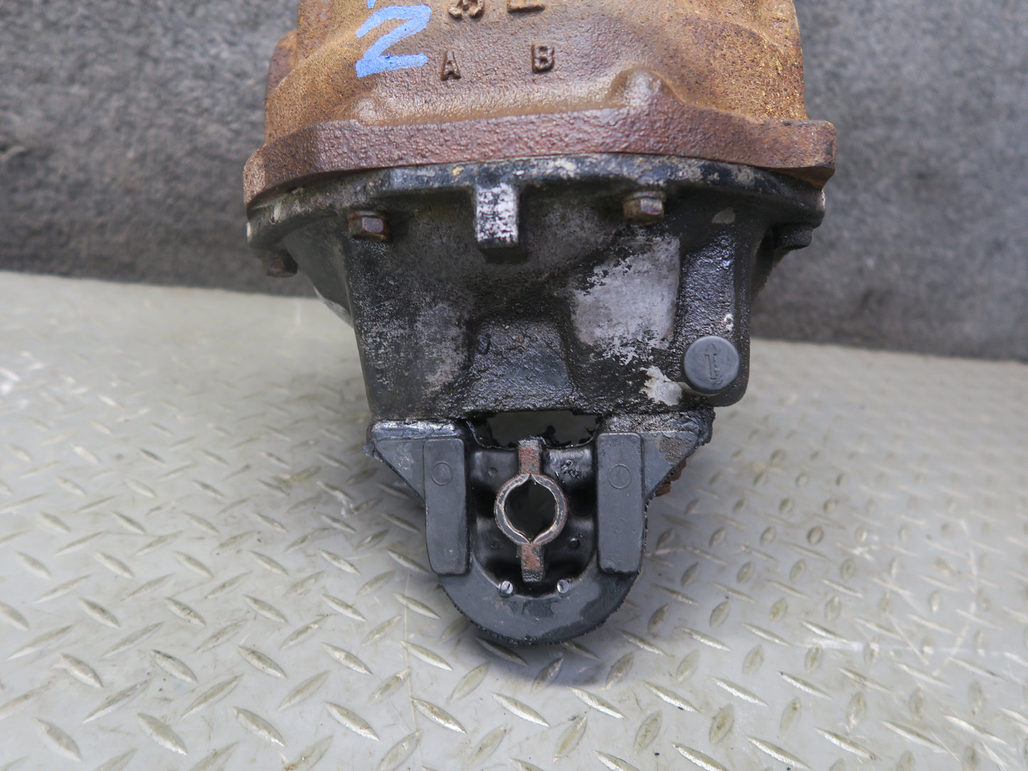 1983 Datsun Nissan 280ZX S130 AT Turbo Rear Differential Carrier 3.545 Ratio OEM
