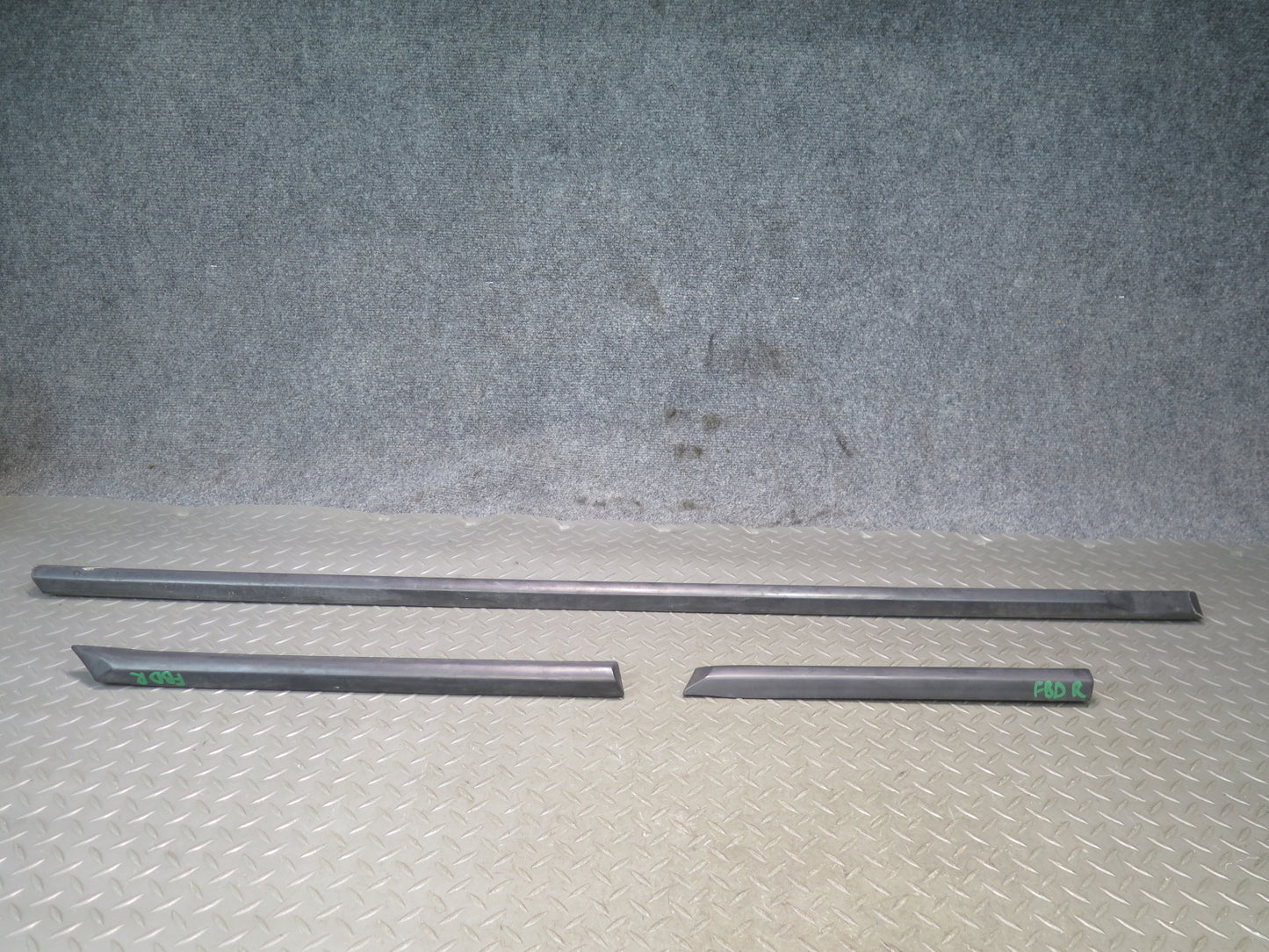 94-99 BMW E36 328iC Coupe Convert Right Fender Door Quarter Trim Molding Set OEM