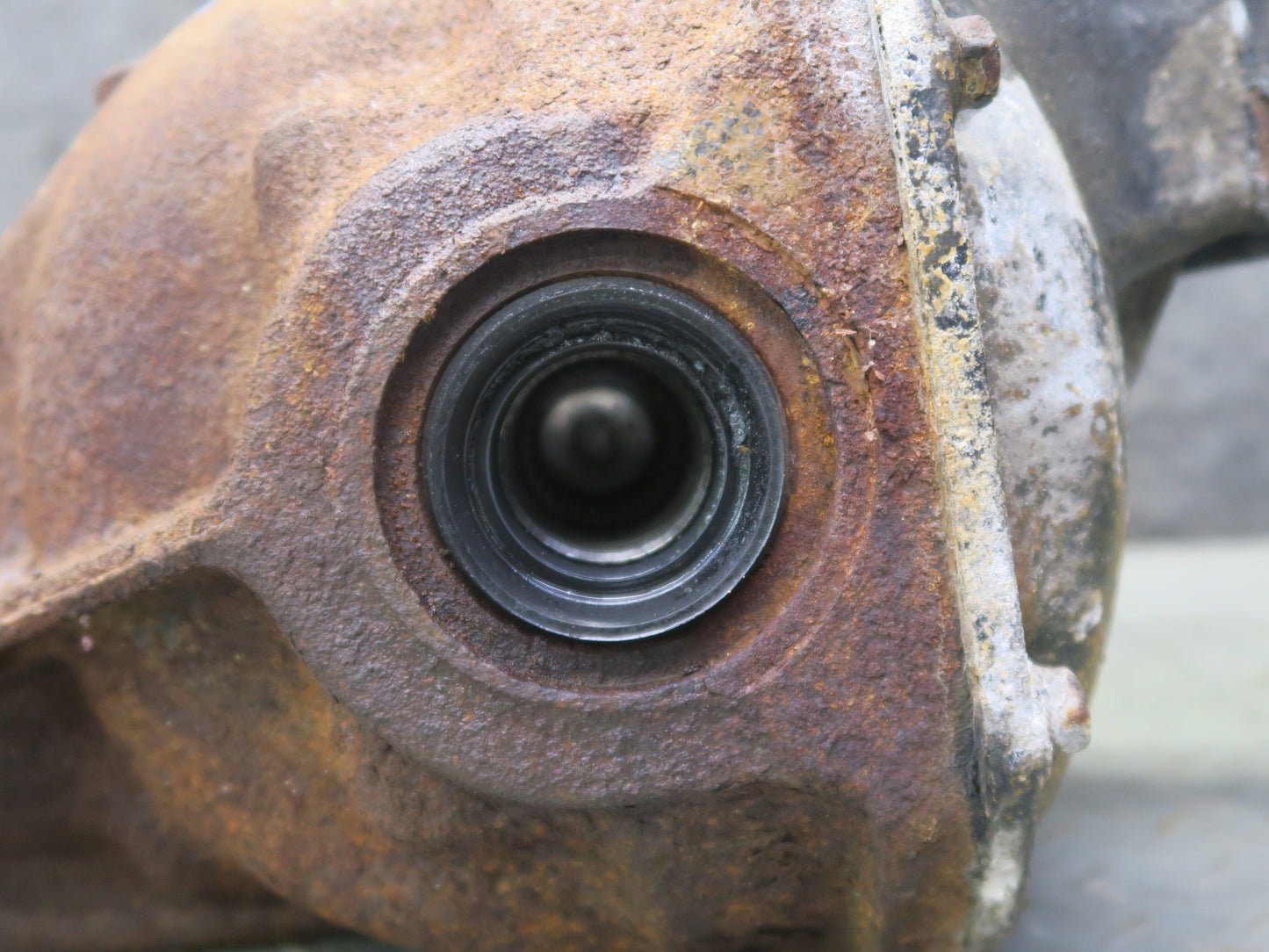 1983 Datsun Nissan 280ZX S130 AT Turbo Rear Differential Carrier 3.545 Ratio OEM