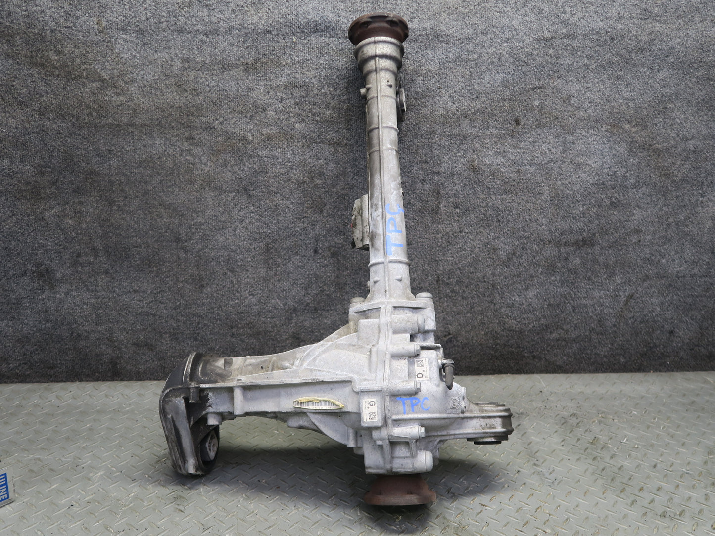 2011-2014 Porsche Cayenne 958 4.8L Turbo Front Differential Carrier 2.92 Ratio