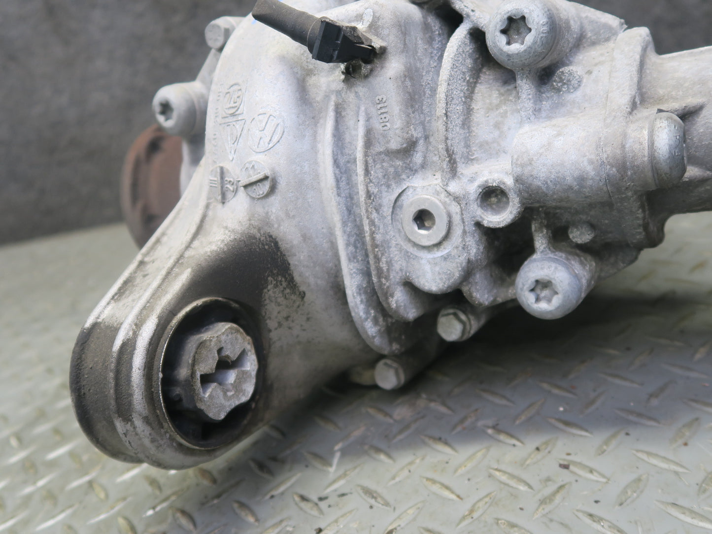 2011-2014 Porsche Cayenne 958 4.8L Turbo Front Differential Carrier 2.92 Ratio