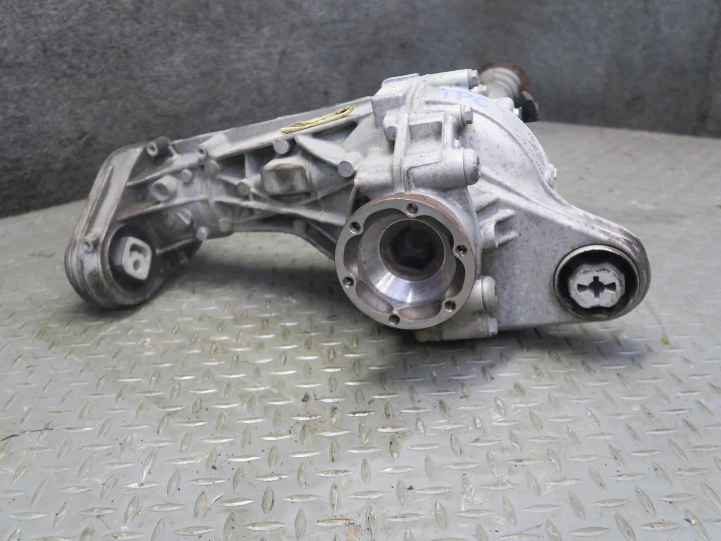 2011-2014 Porsche Cayenne 958 4.8L Turbo Front Differential Carrier 2.92 Ratio