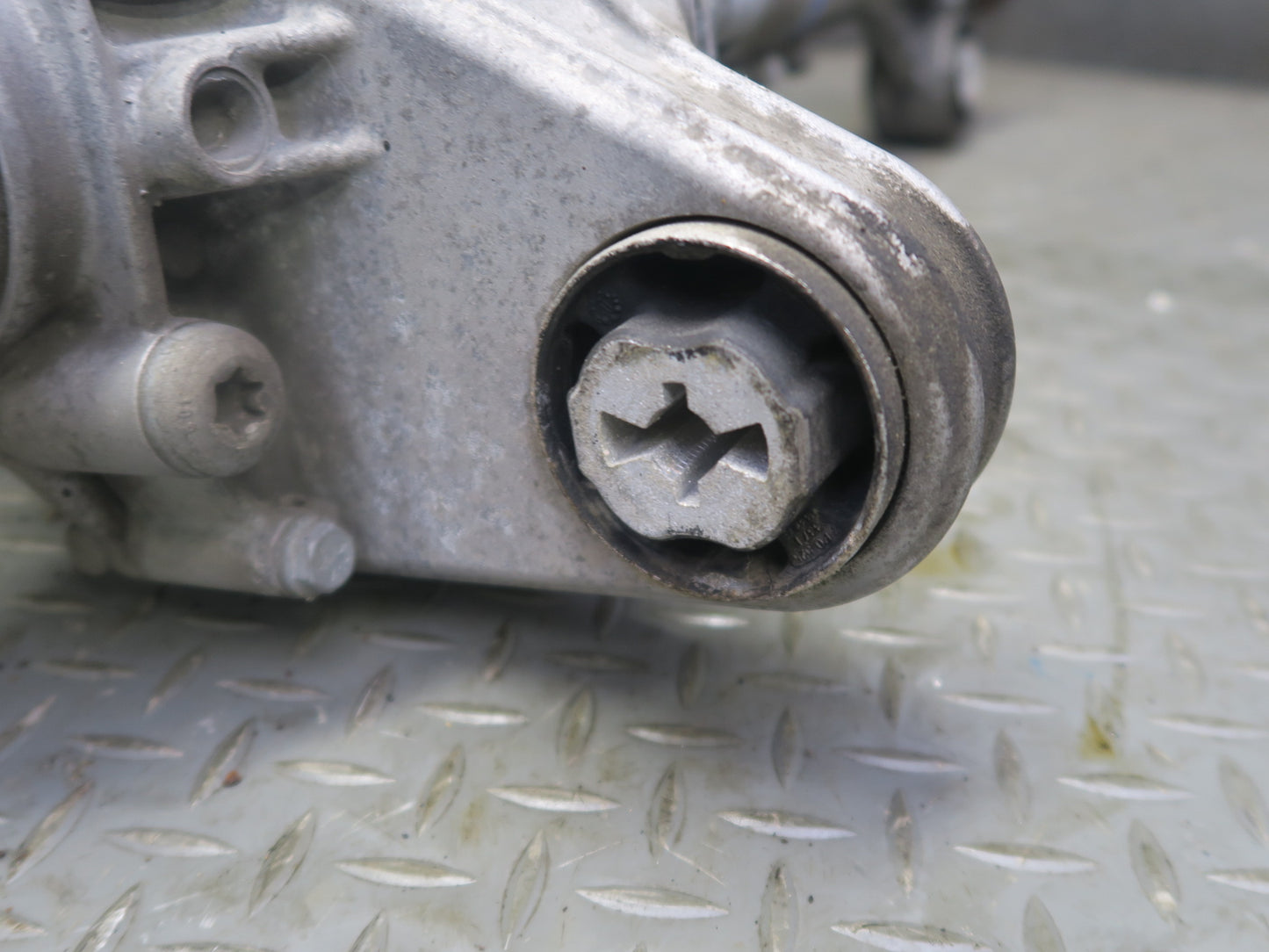 2011-2014 Porsche Cayenne 958 4.8L Turbo Front Differential Carrier 2.92 Ratio