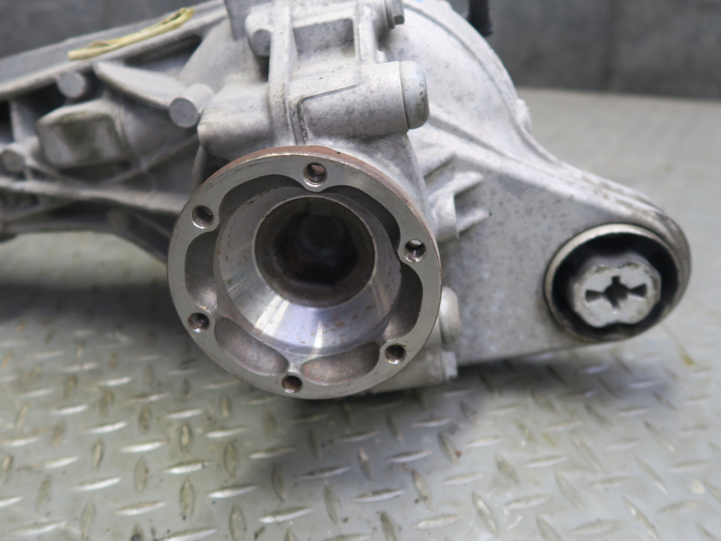 2011-2014 Porsche Cayenne 958 4.8L Turbo Front Differential Carrier 2.92 Ratio