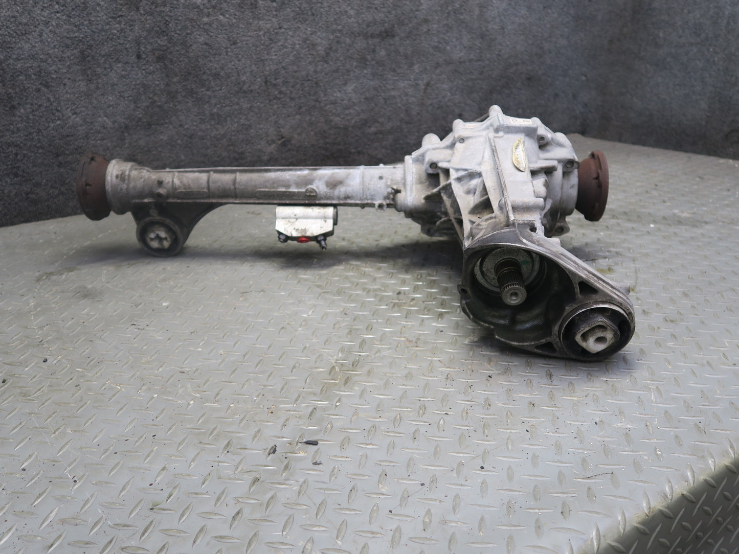 2011-2014 Porsche Cayenne 958 4.8L Turbo Front Differential Carrier 2.92 Ratio