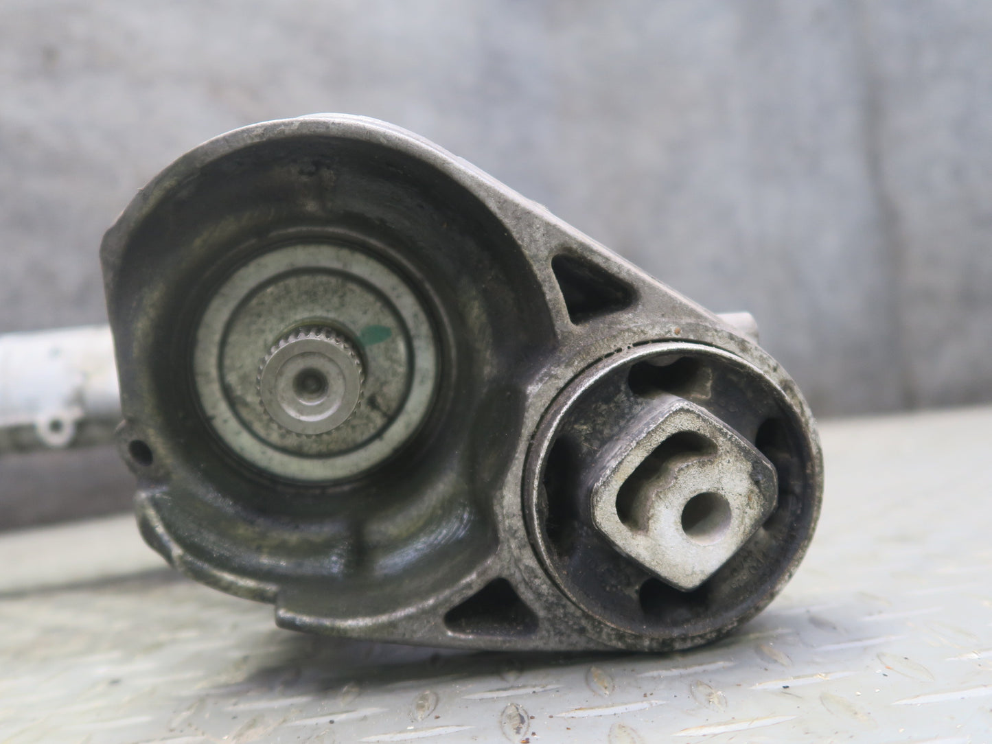 2011-2014 Porsche Cayenne 958 4.8L Turbo Front Differential Carrier 2.92 Ratio