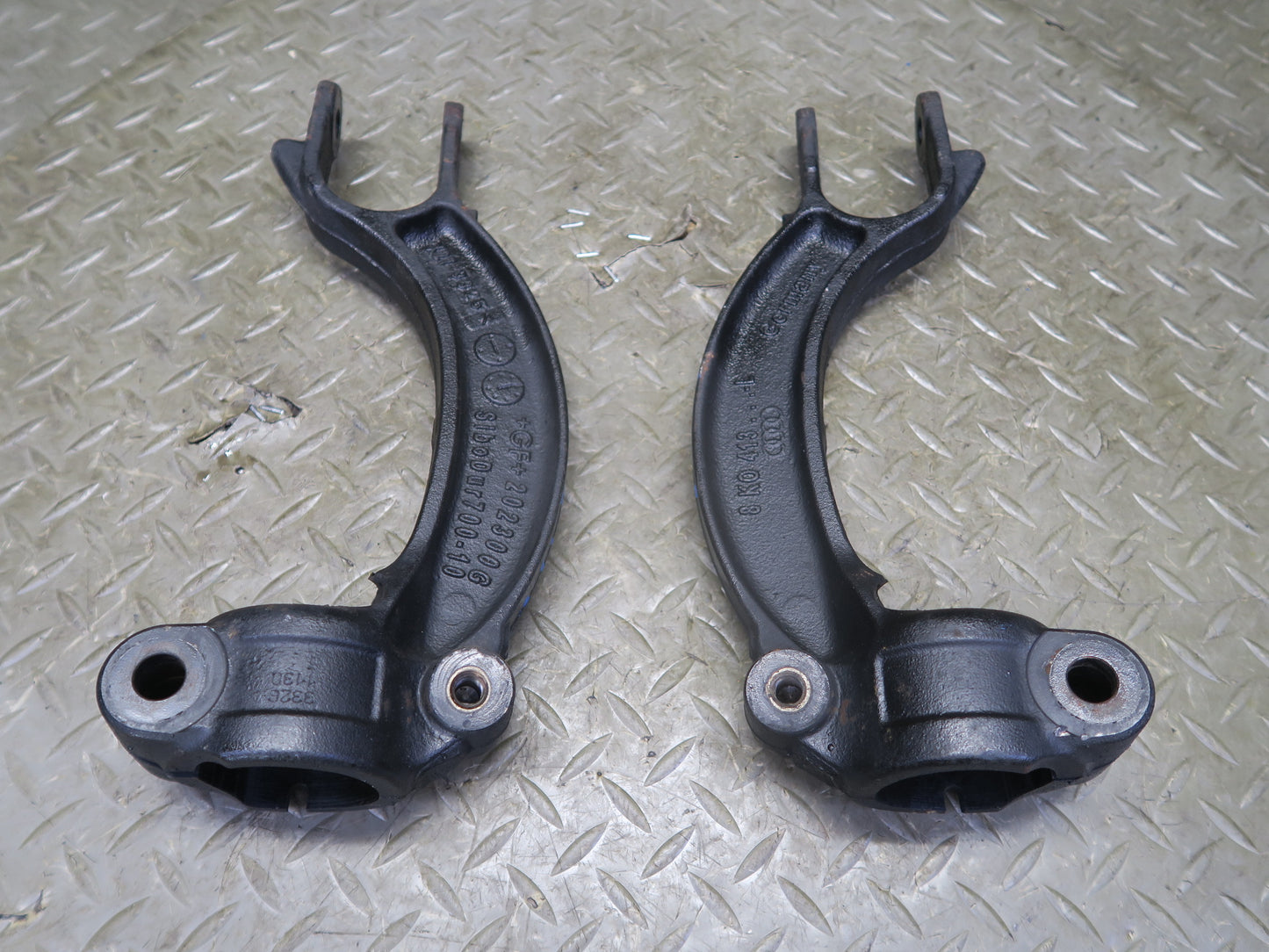 08-17 Audi 8T A5 S5 Set of 2 Front Left & Right Suspension Strut Fork 81K OEM