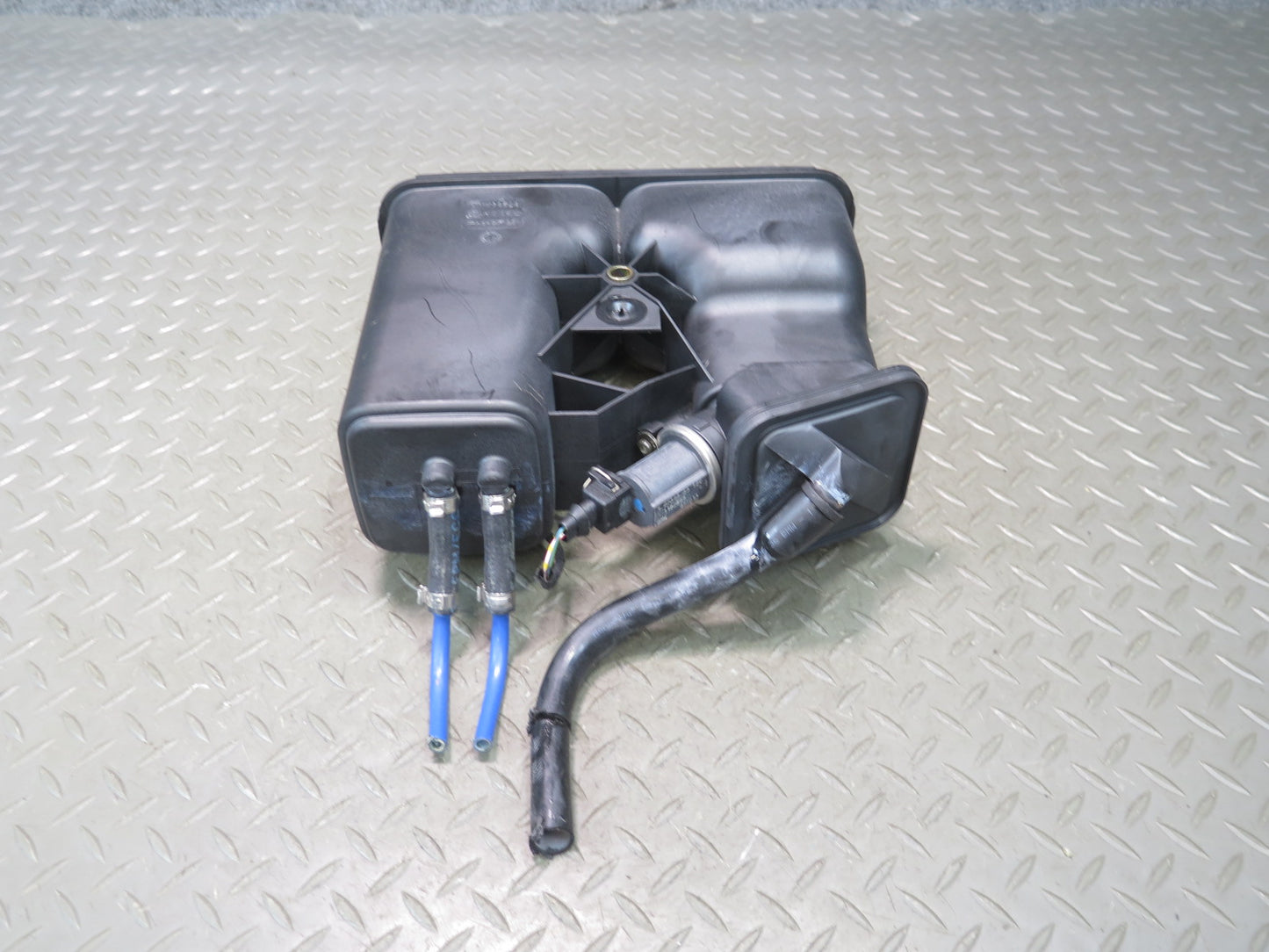 94-99 BMW E36 328iC Fuel Evap Vapor Charcoal Canister 1183508 OEM