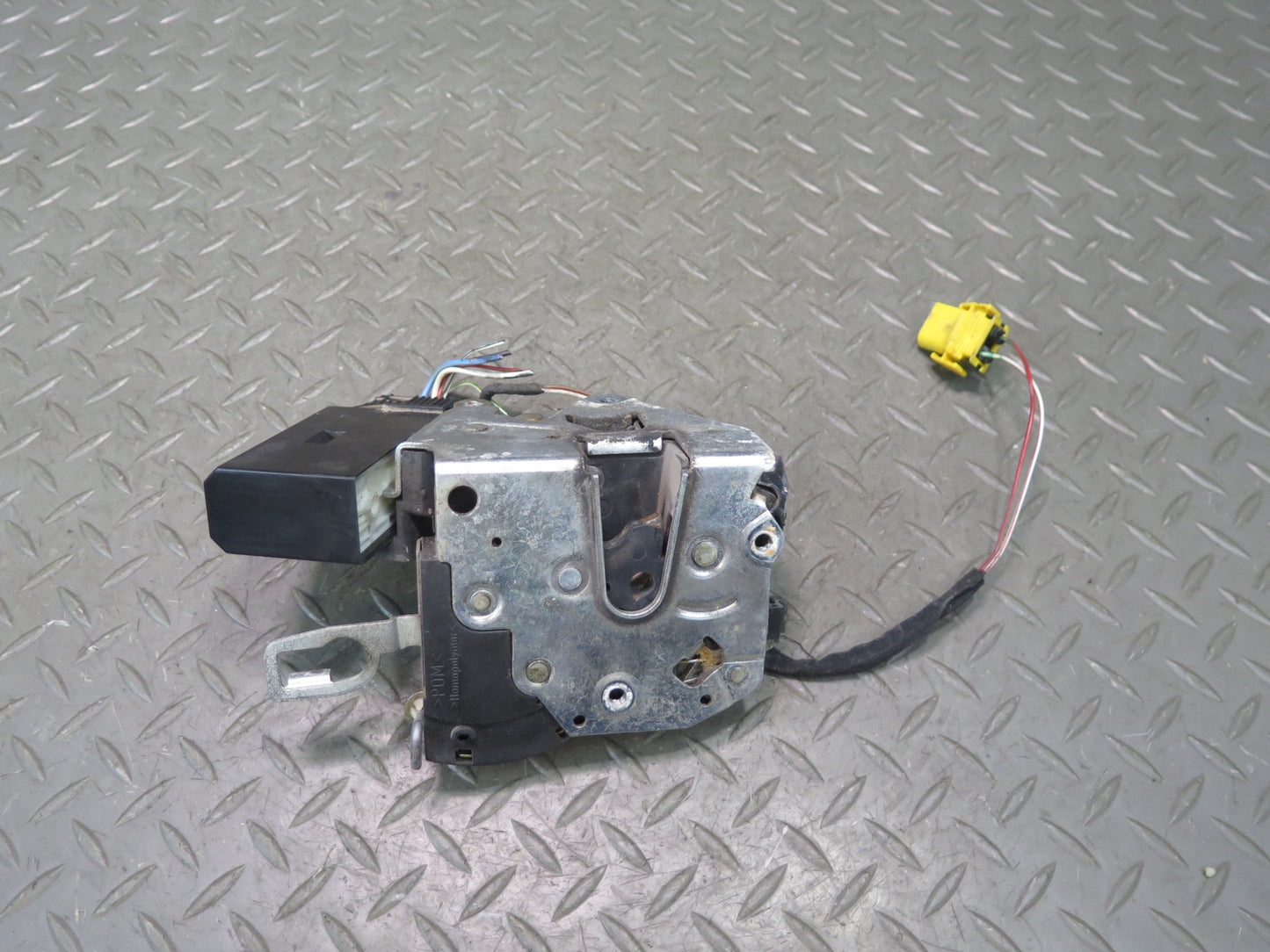 96-99 BMW E36 328iC Coupe Convertible Left Door Lock Latch Actuator OEM