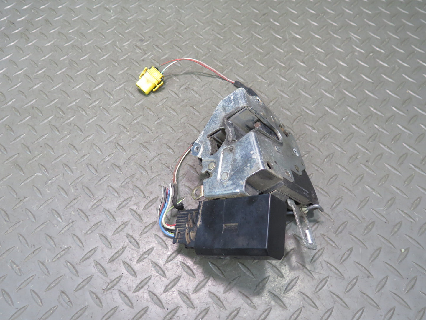 96-99 BMW E36 328iC Coupe Convertible Left Door Lock Latch Actuator OEM