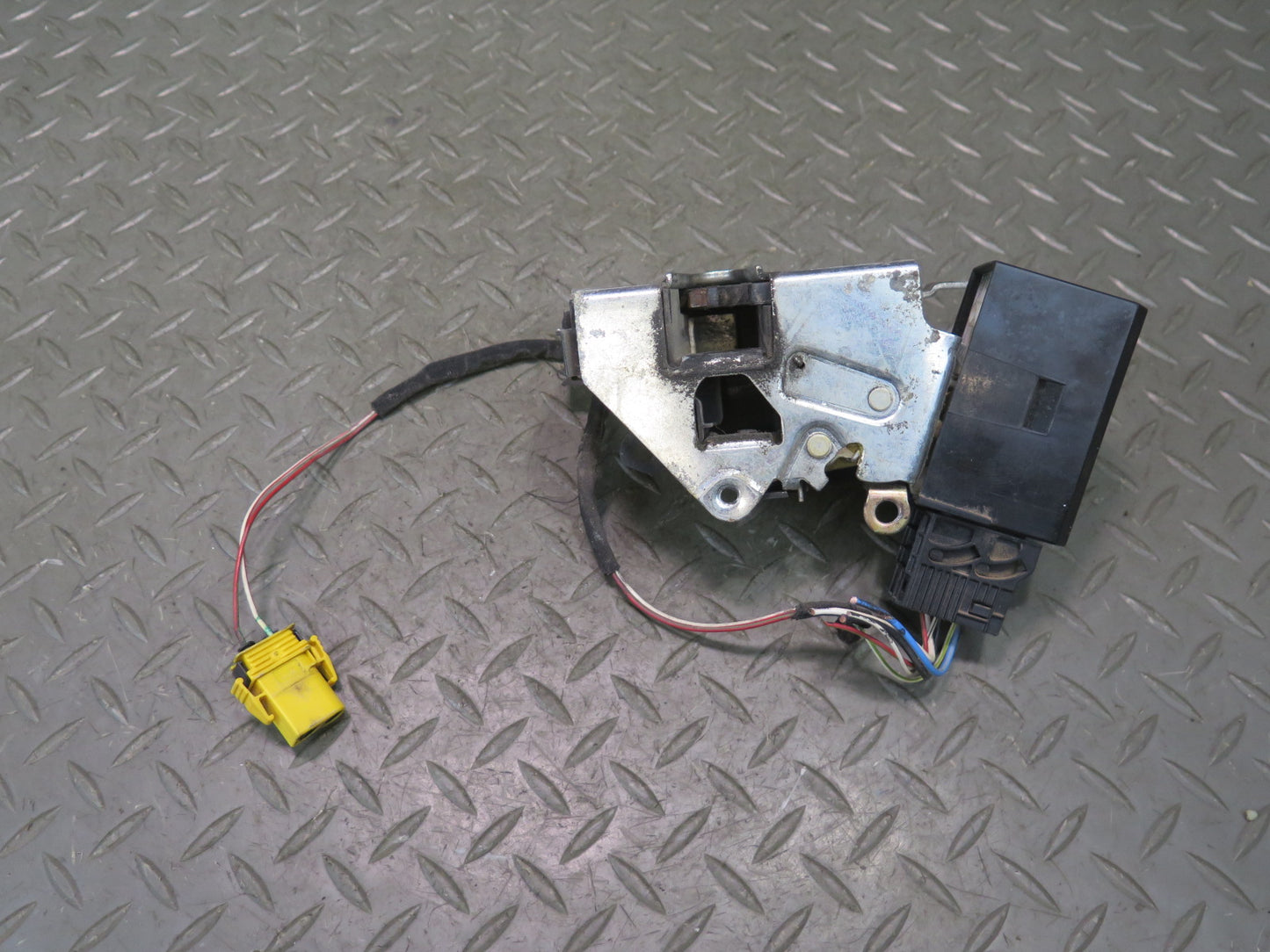 96-99 BMW E36 328iC Coupe Convertible Left Door Lock Latch Actuator OEM