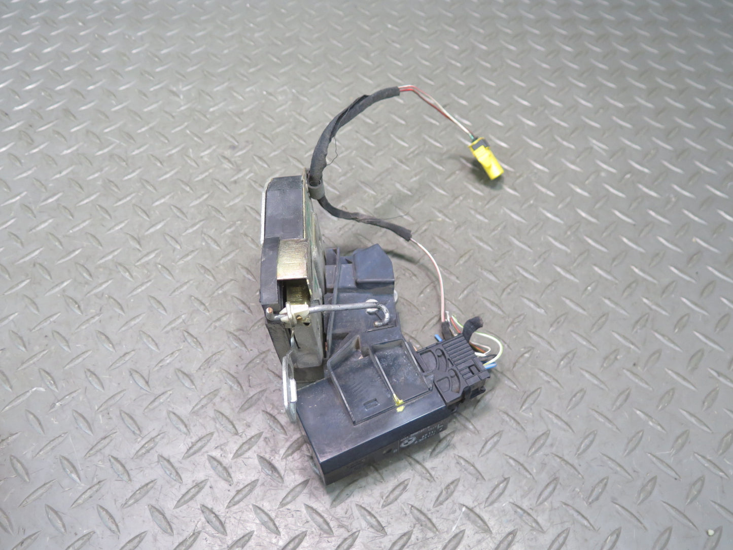 96-99 BMW E36 328iC Coupe Convertible Left Door Lock Latch Actuator OEM