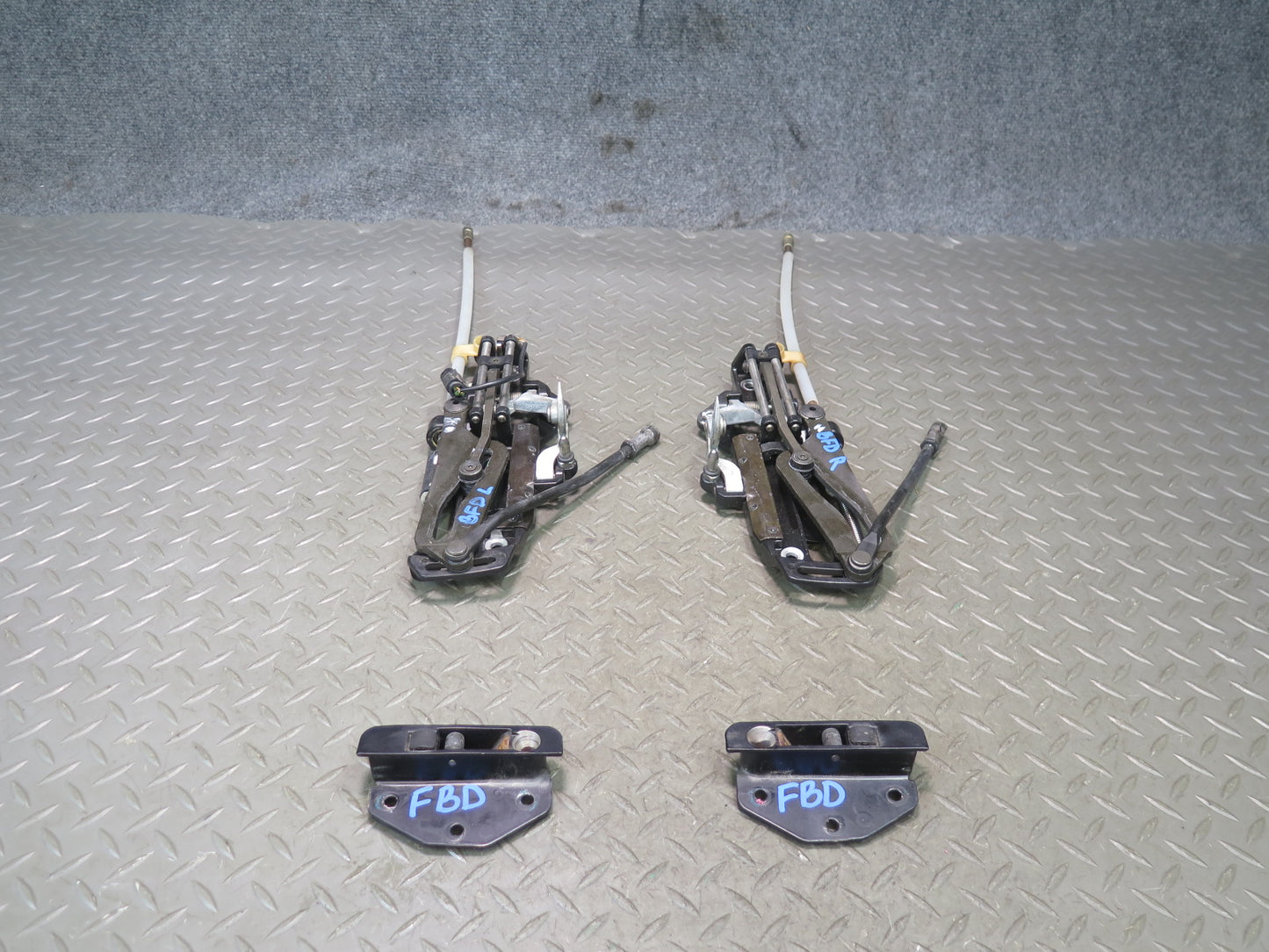 94-99 BMW E36 325iC 328iC Convertible TOP Roof Lock Latch Base Plate Set OEM