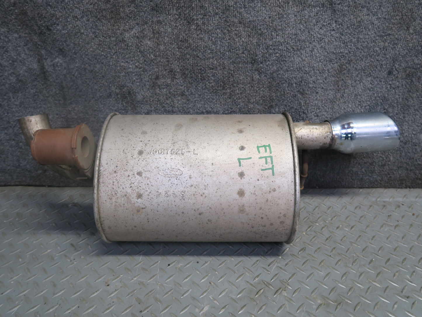 02-05 Ford Thunderbird Set of 2 Rear Left & Right Exhaust Muffler w Tips OEM