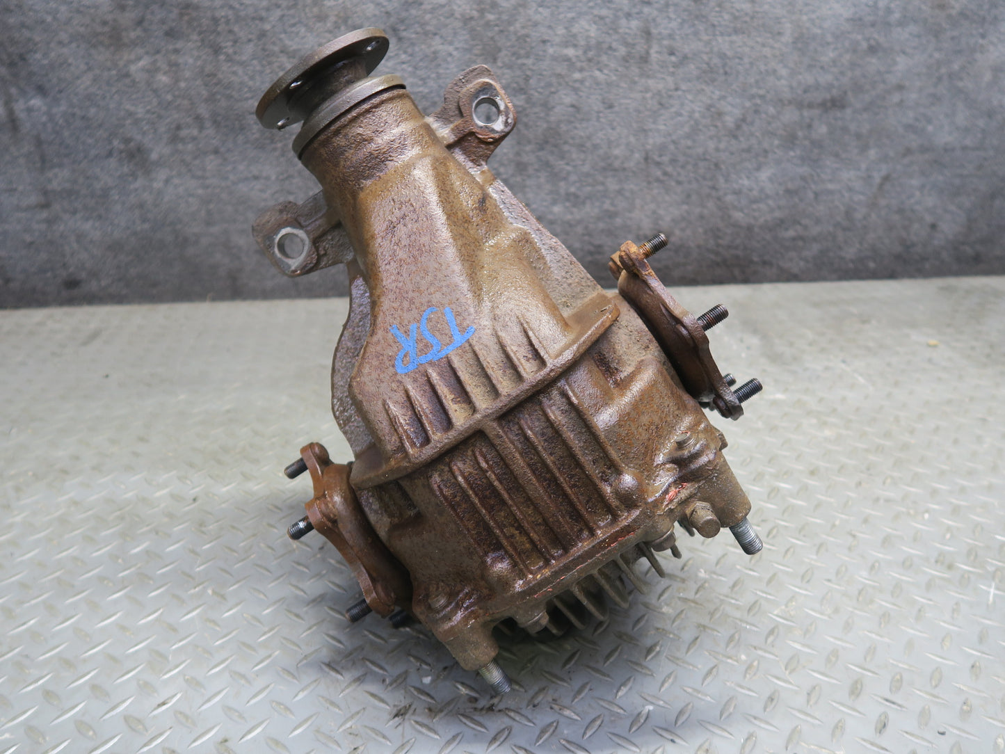 86-88 Toyota Supra MA70L NA M/T Rear Differential Carrier 4.3 Ratio 131k OEM